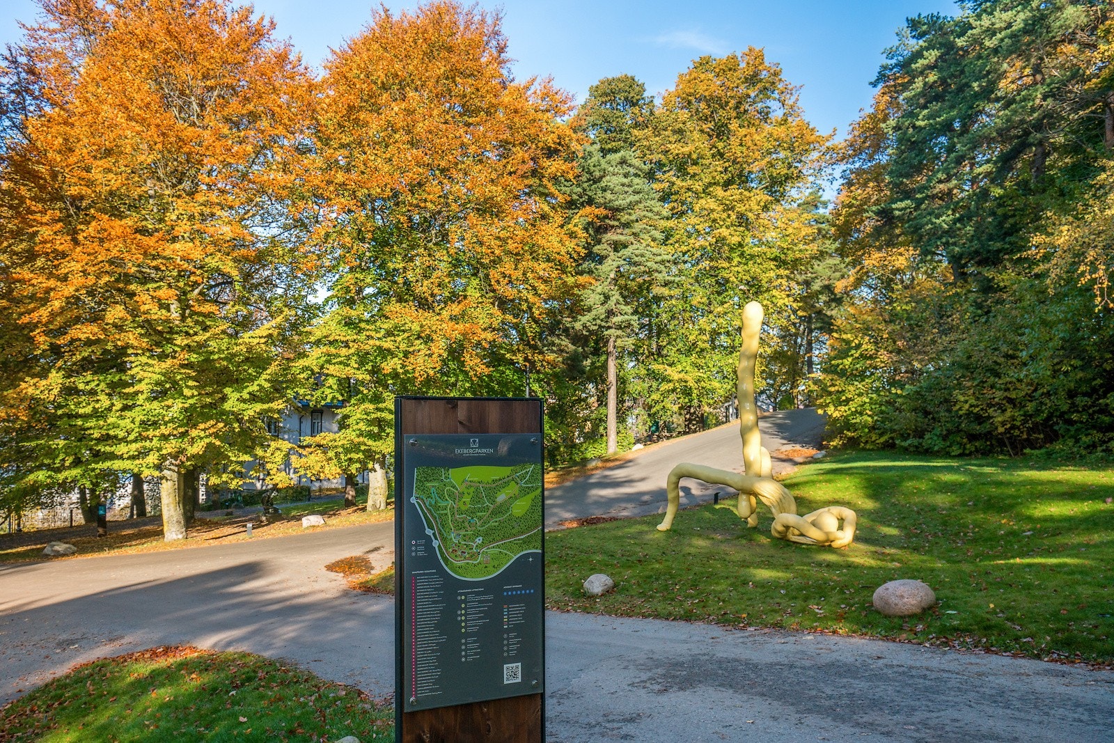 Ekebergparken strekker seg opp mot mot Ekerbergsletta Galleribilde