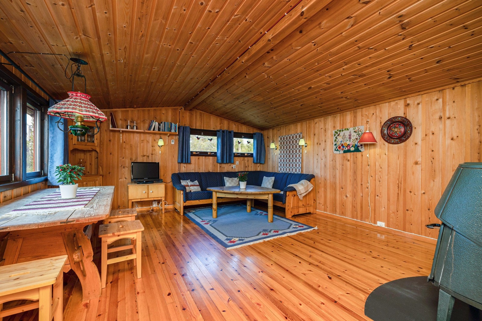 Stue og spisestue i ett. Galleribilde