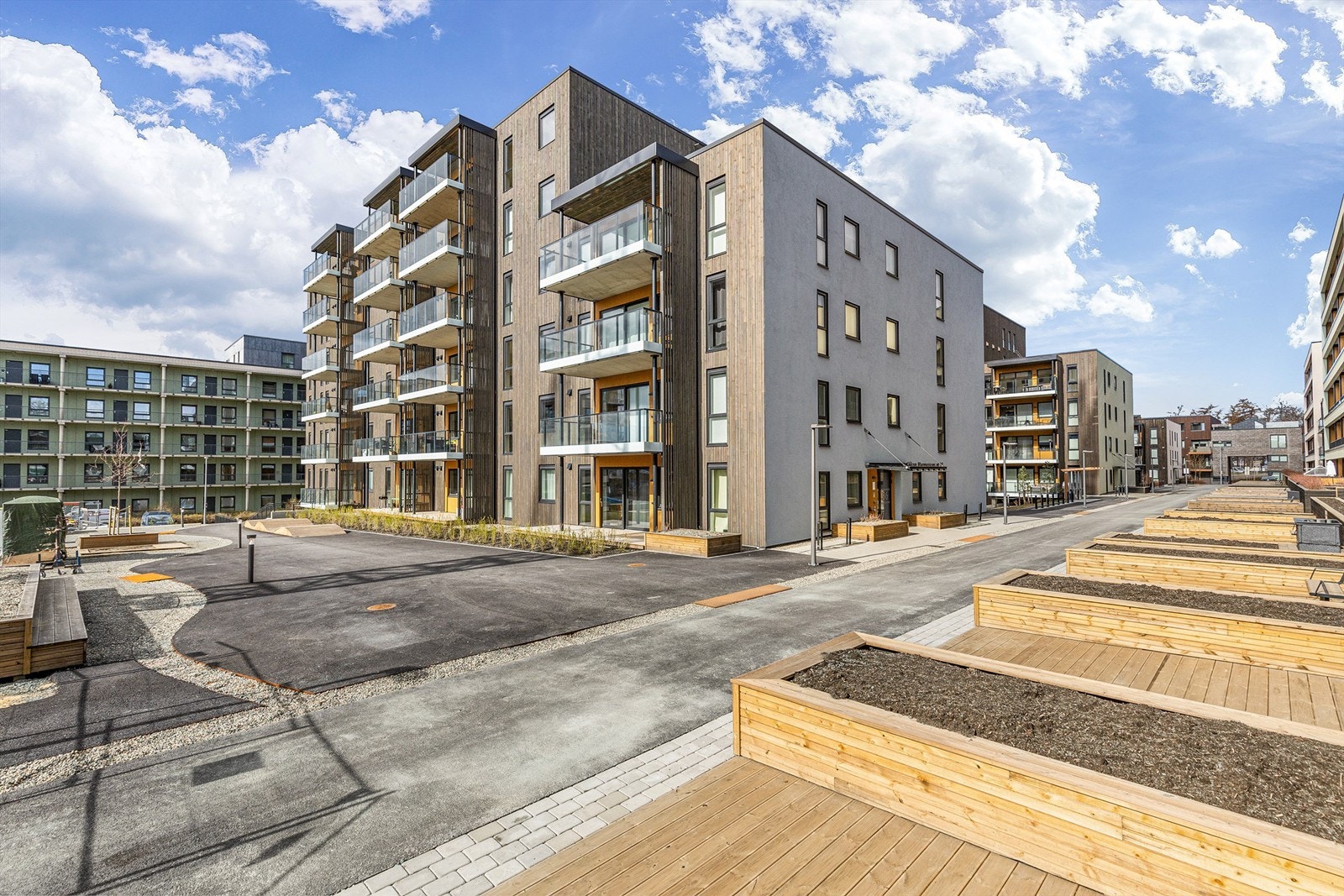 Dagligvarehandelen kan gjøres unna i nærområdet på Rema 1000 Ladetorget og Coop Obs City Lade. Galleribilde