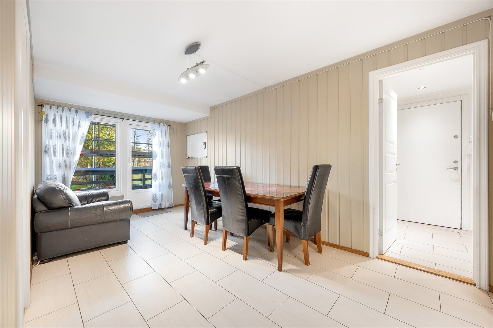 Fra kjøkkenet er det utgang til den andre balkongen Galleribilde