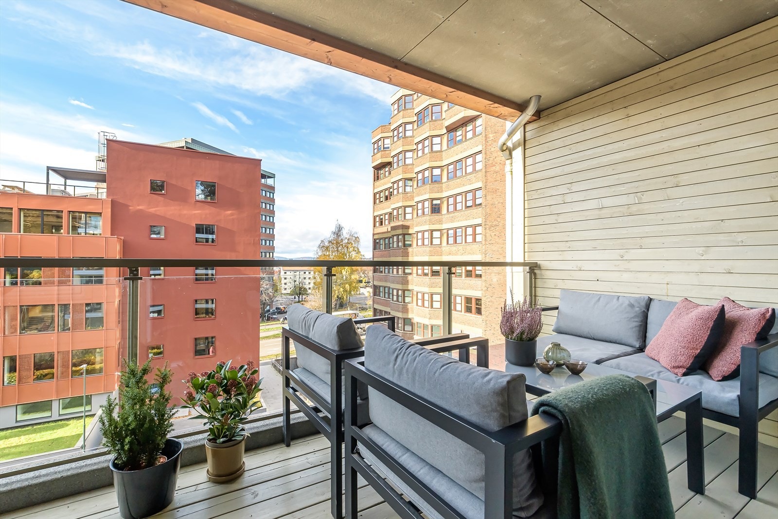 Lilliann Tronshaug v/Nordvik Torshov har gleden av å presentere Brinken 63! Galleribilde