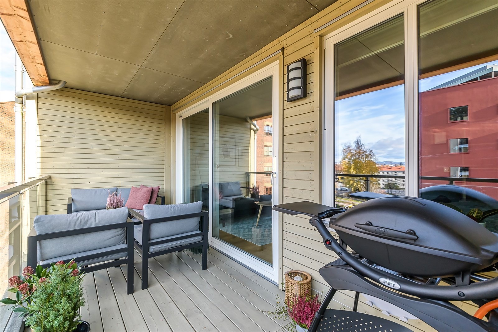 Leiligheten ligger i 4. etasje i et bygg fra 2015. Galleribilde