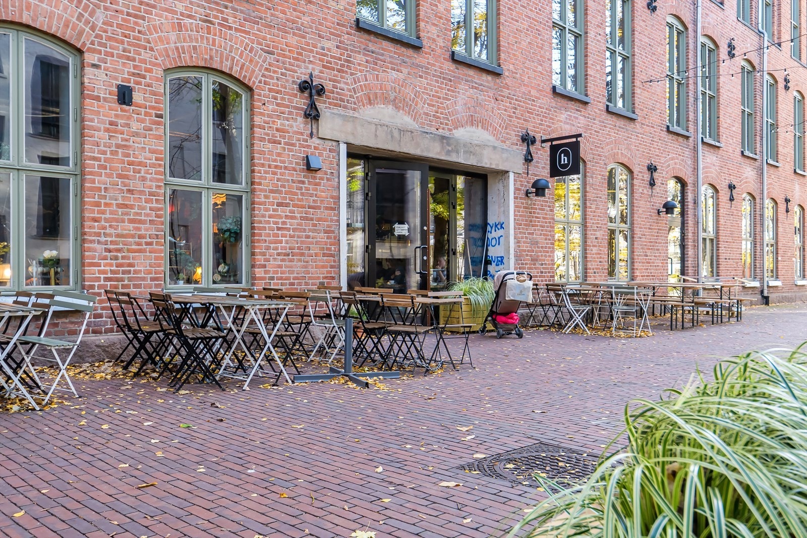 En kort spasertur unna finner man for eksempel deilige Håndbakt bakeri, kjent for sin økologiske surdeig-bakst. Galleribilde