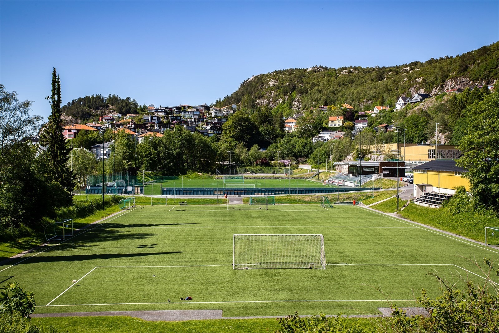 - Er du glad i idrett? Bare en liten spasertur fra leiligheten finner du flotte Stemmemyren - Galleribilde