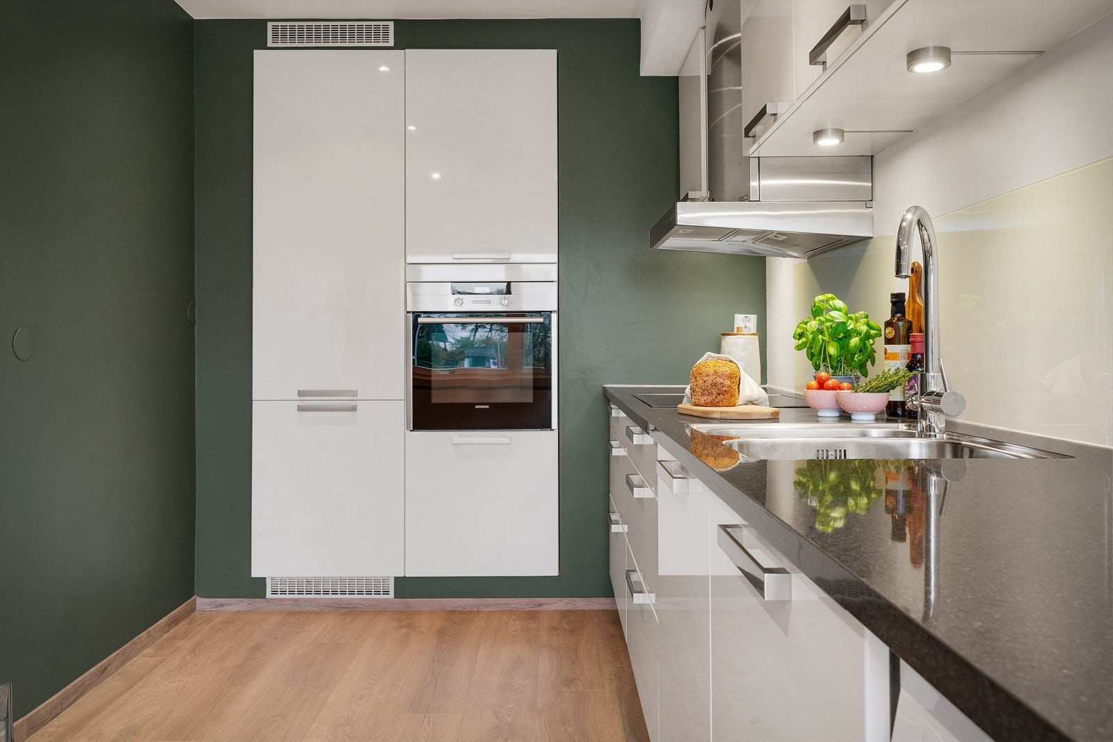 - Kjøkkenet måler 9,5 m² - Galleribilde