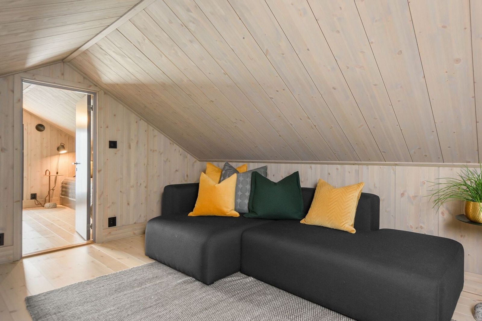 Plass til TV-stue, kosestue på hemsen! Foto fra oppsatt hytte i Kjoslia. Galleribilde