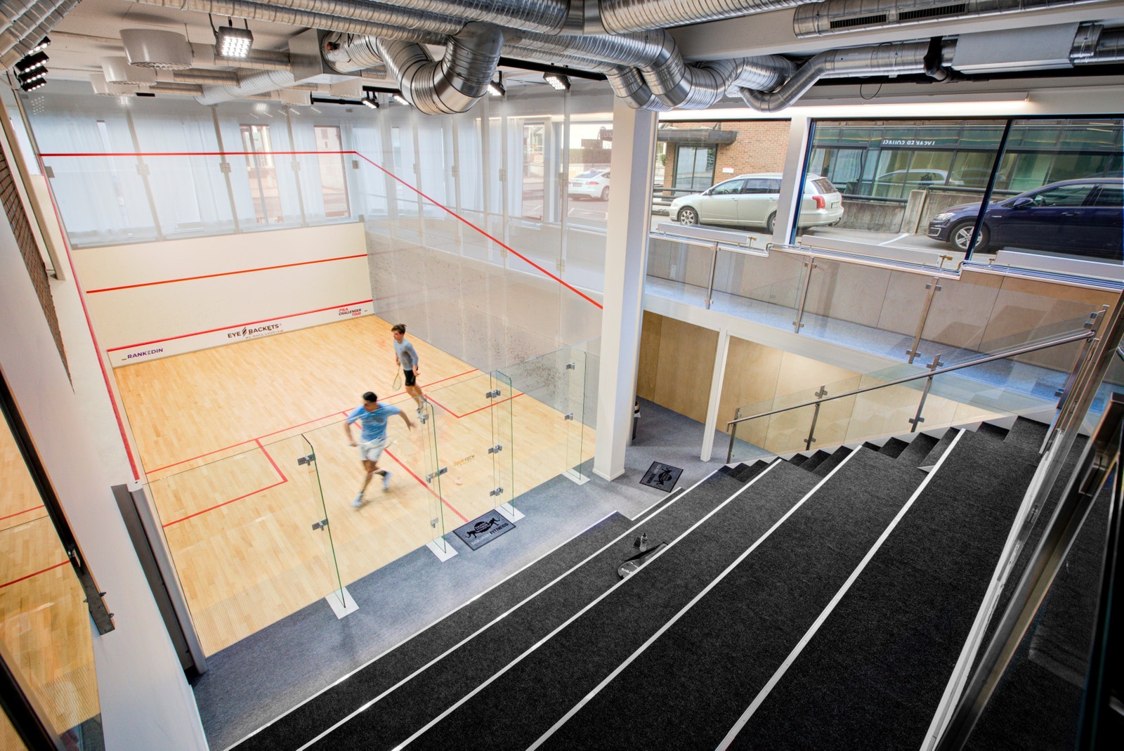 Lysaker Squash ligger vegg i vegg. Galleribilde