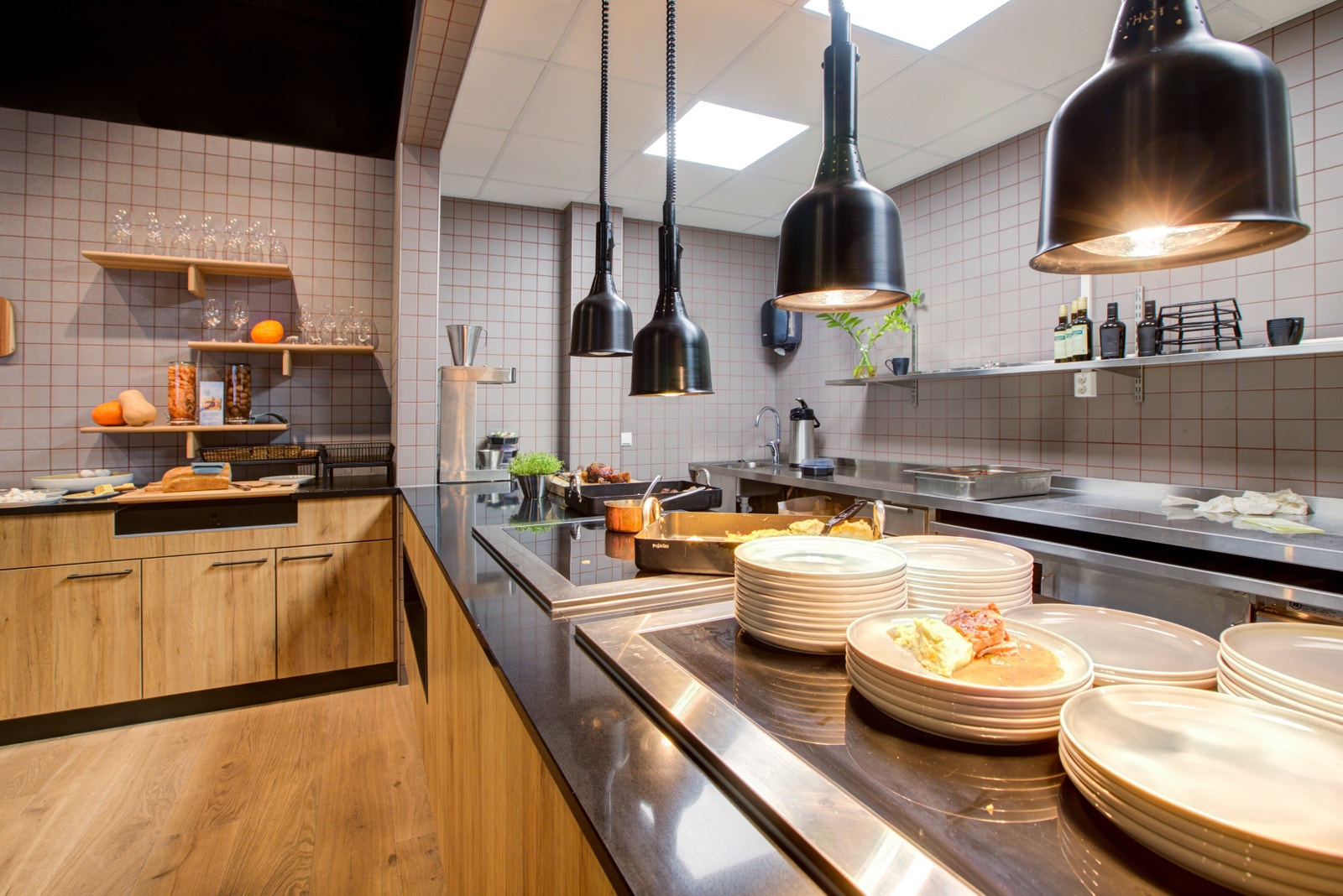 Flott ny kantine med fristende måltider! Galleribilde