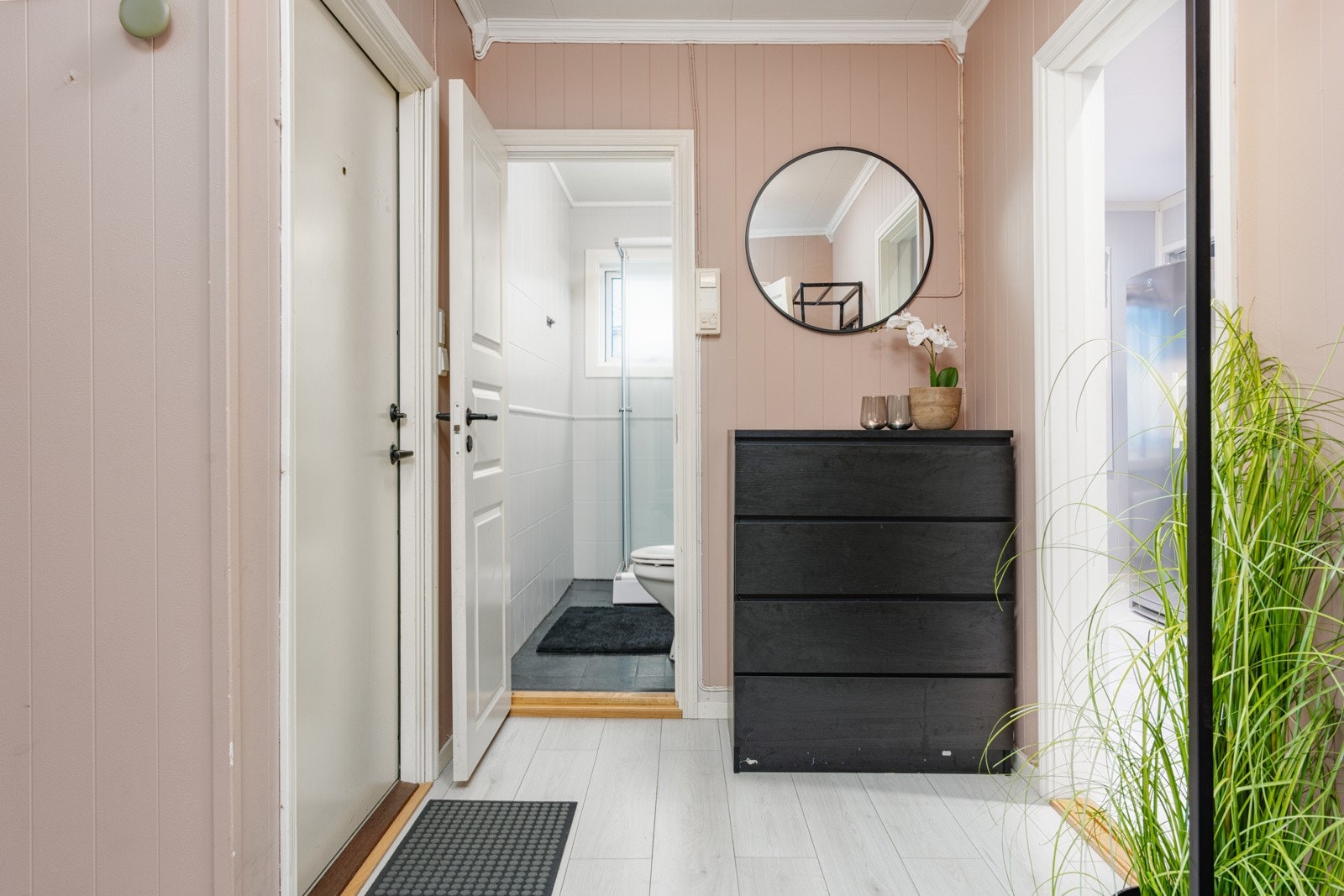 Velkommen til en lys og innbydende entré! Galleribilde