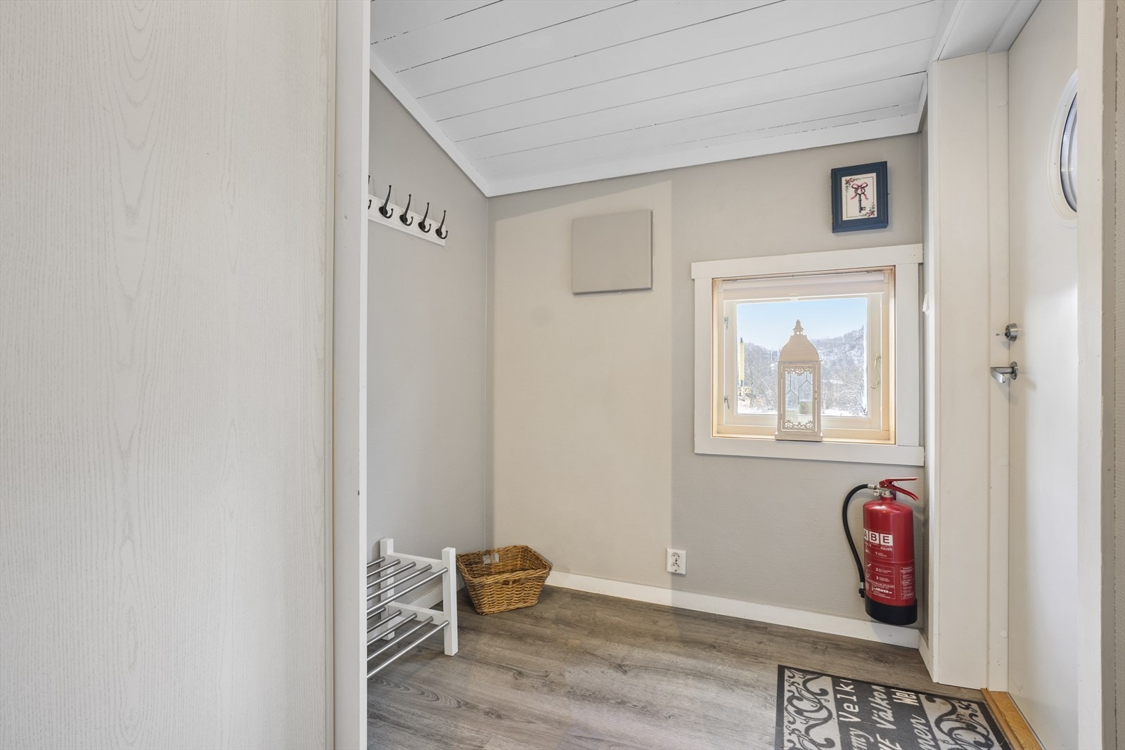 Her er det godt med plass i tillegg til skyvedørsgarderobe Galleribilde