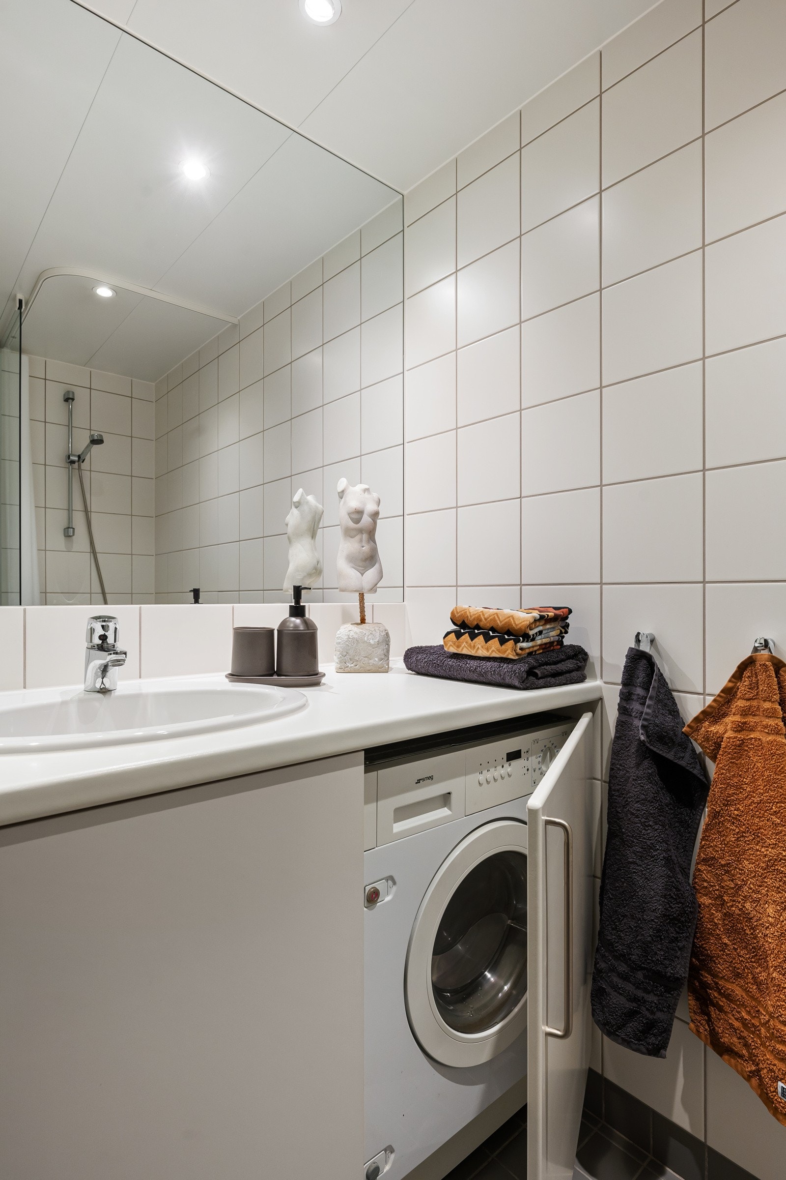 Her får du en god følelse av velvære i eget hjem! Det er opplegg for vaskemaskin. Galleribilde