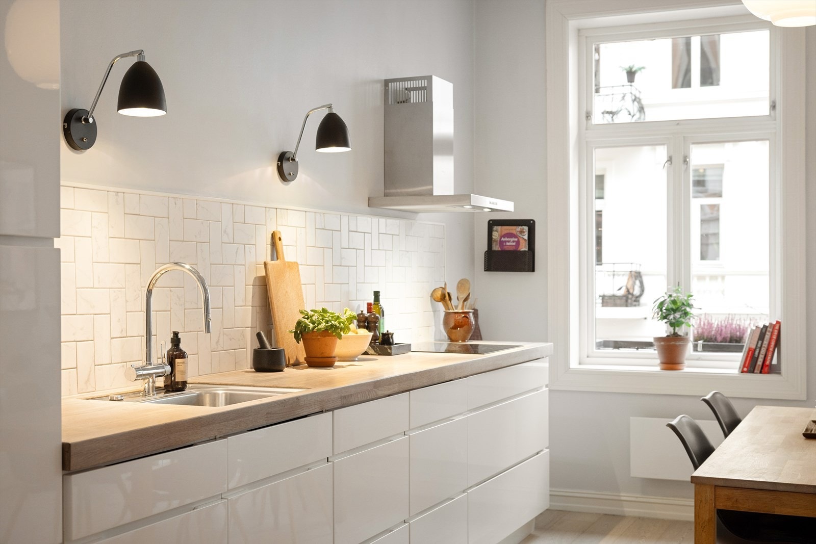 Kjøkkenet består av.......... Galleribilde