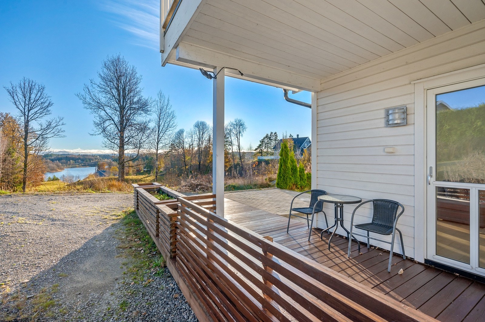 Denne delen av uteplassen er overbygget og kan brukes hele året. Galleribilde