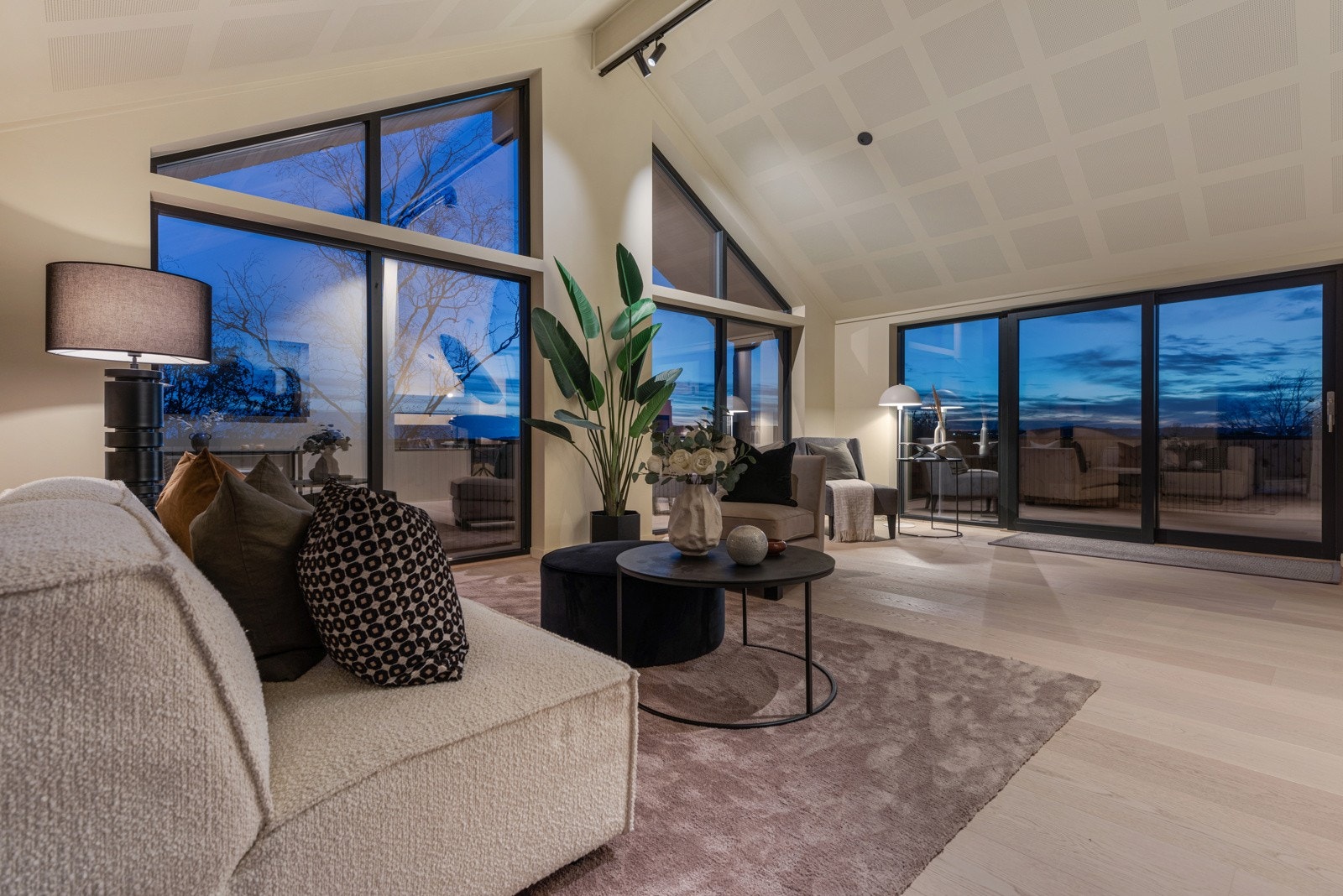 Det er lagt varmefolie hele 2. etg er av merke Flexwatt (det har en 25 års garanti, folie/gulv, om skade kan knyttes til feil i folie) Galleribilde