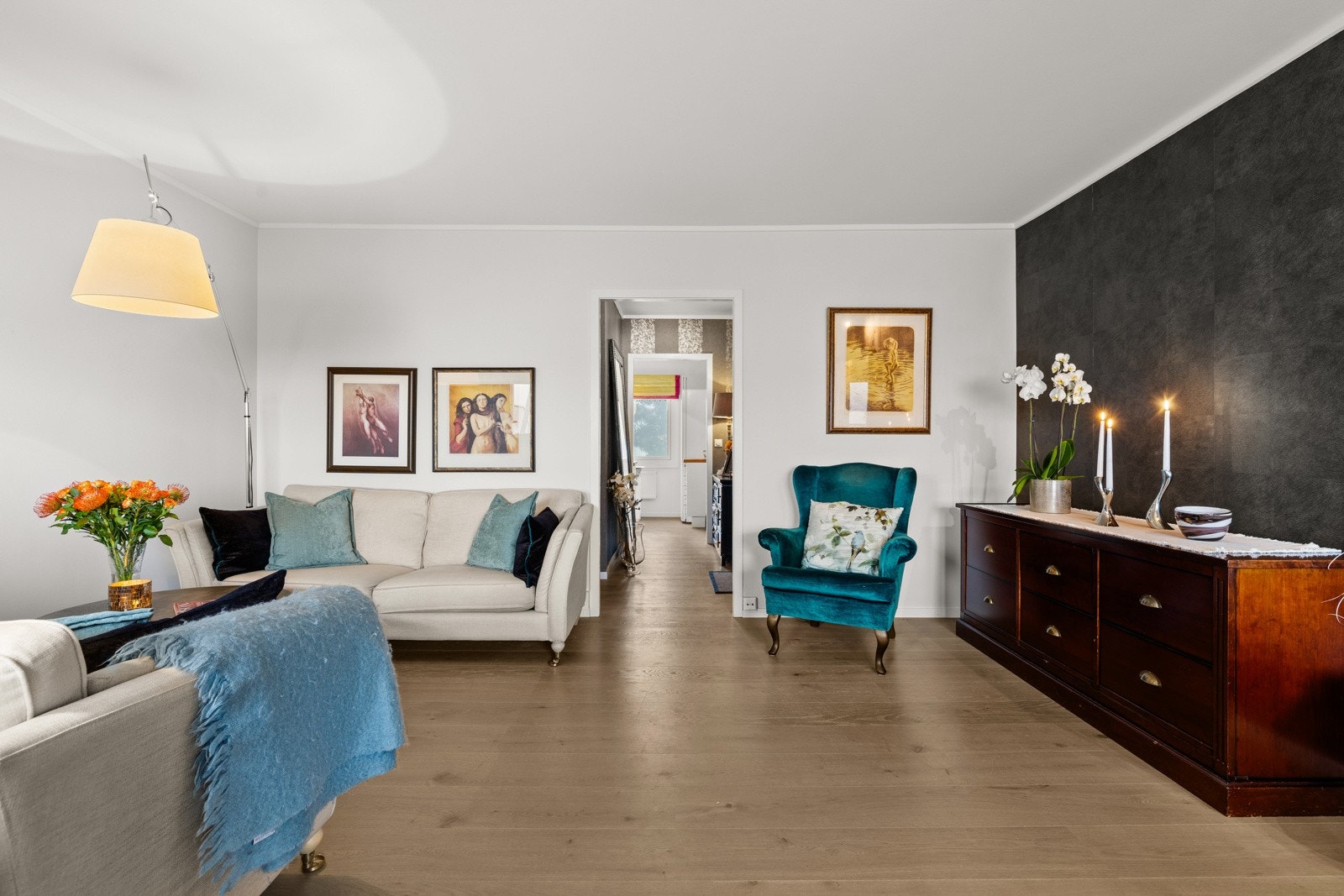 Stor stue med gode innredningsmuligheter. Galleribilde