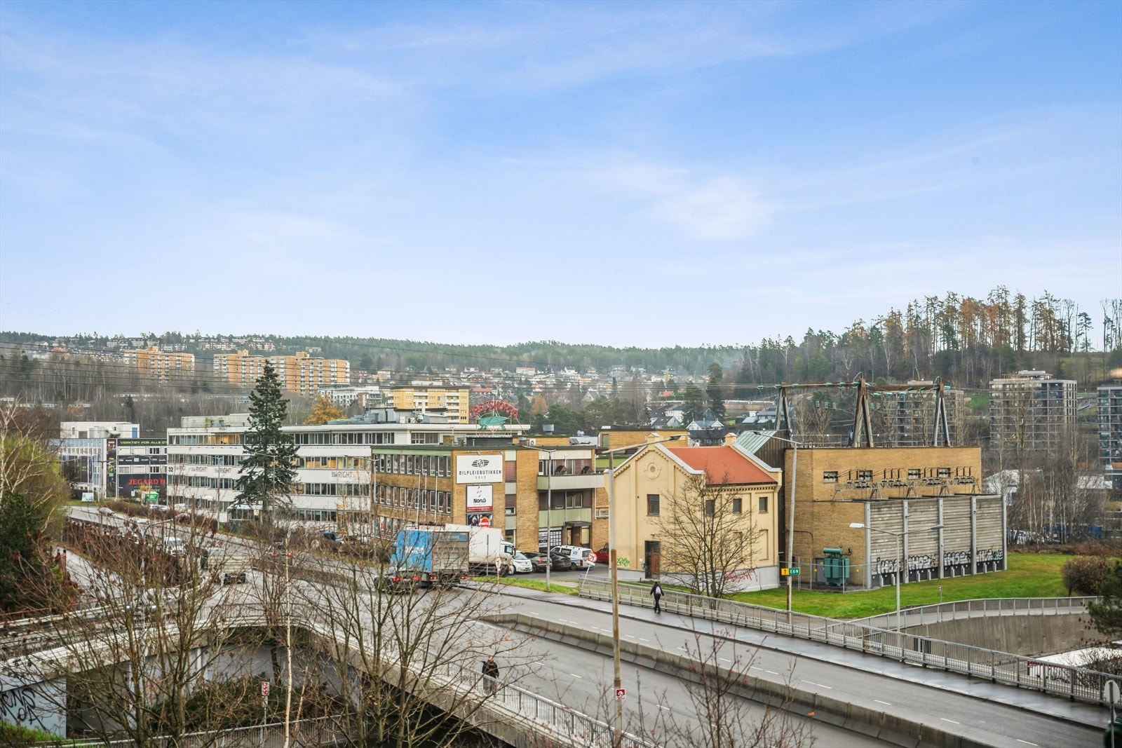 Luftig utsyn fra balkong. Galleribilde