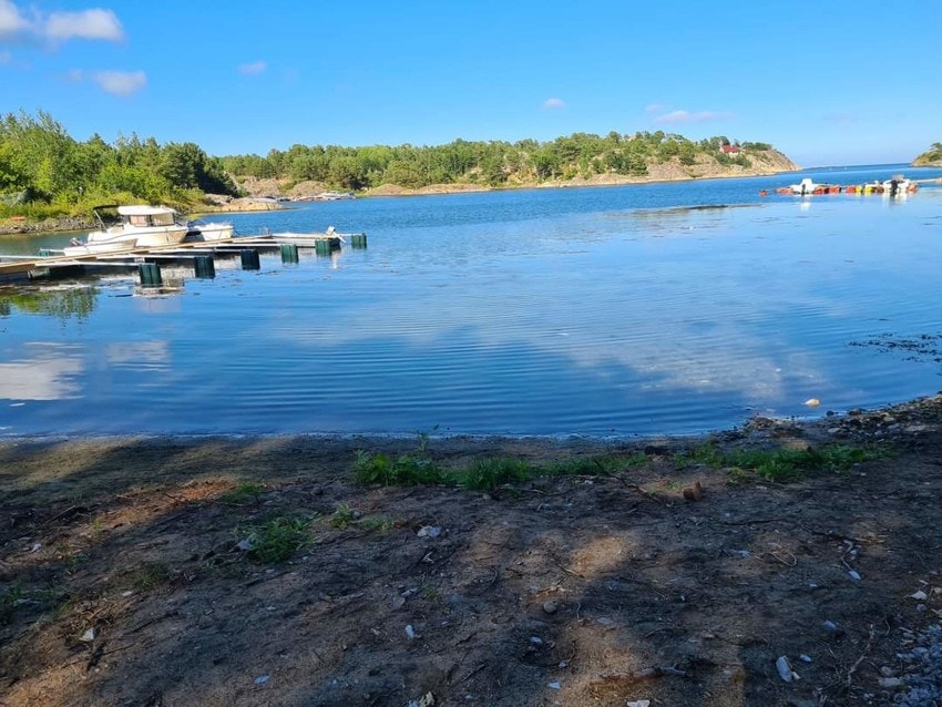 Badestrand kort gange fra hyttene Galleribilde