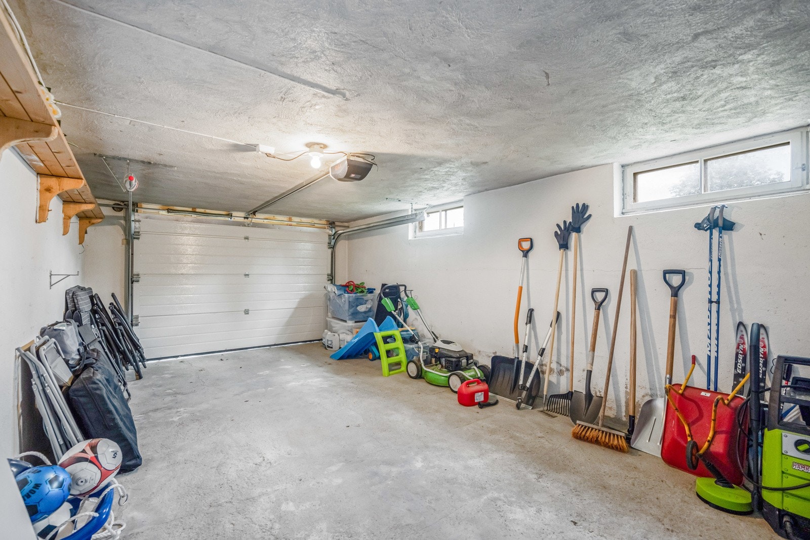 Garasje i kjeller Galleribilde