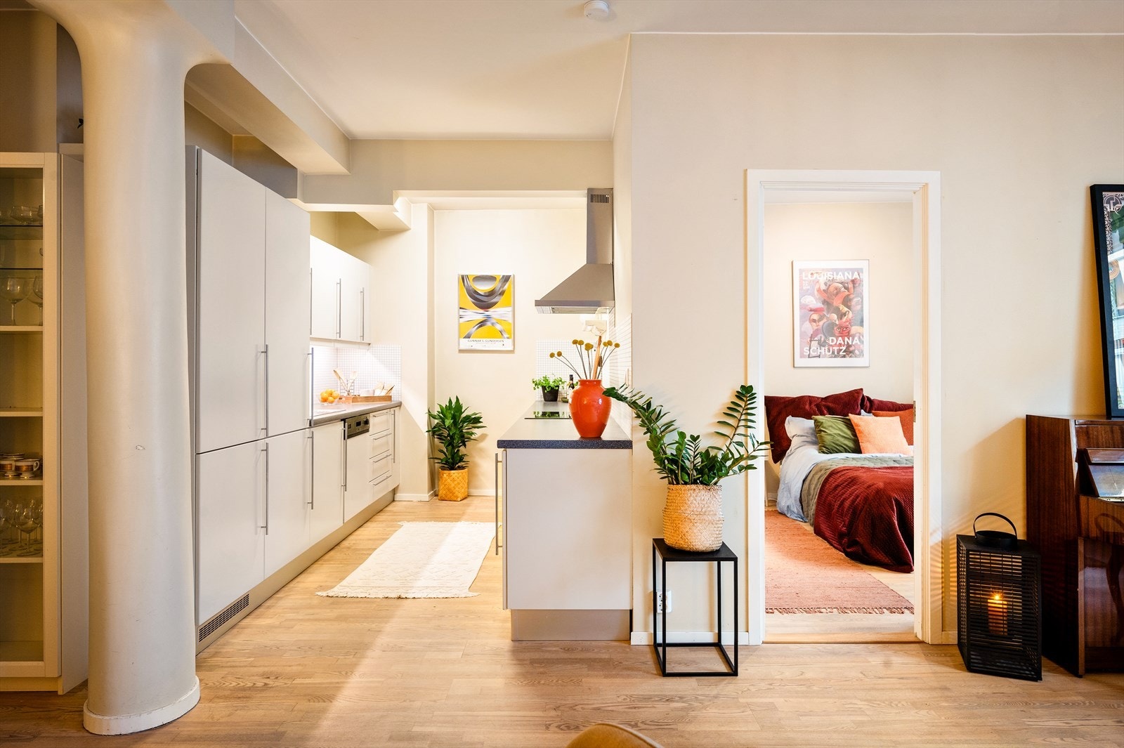 Denne bygården har tidligere vært et fabrikkbygg, og ble i 2004 ombygget til flotte leiligheter. Galleribilde