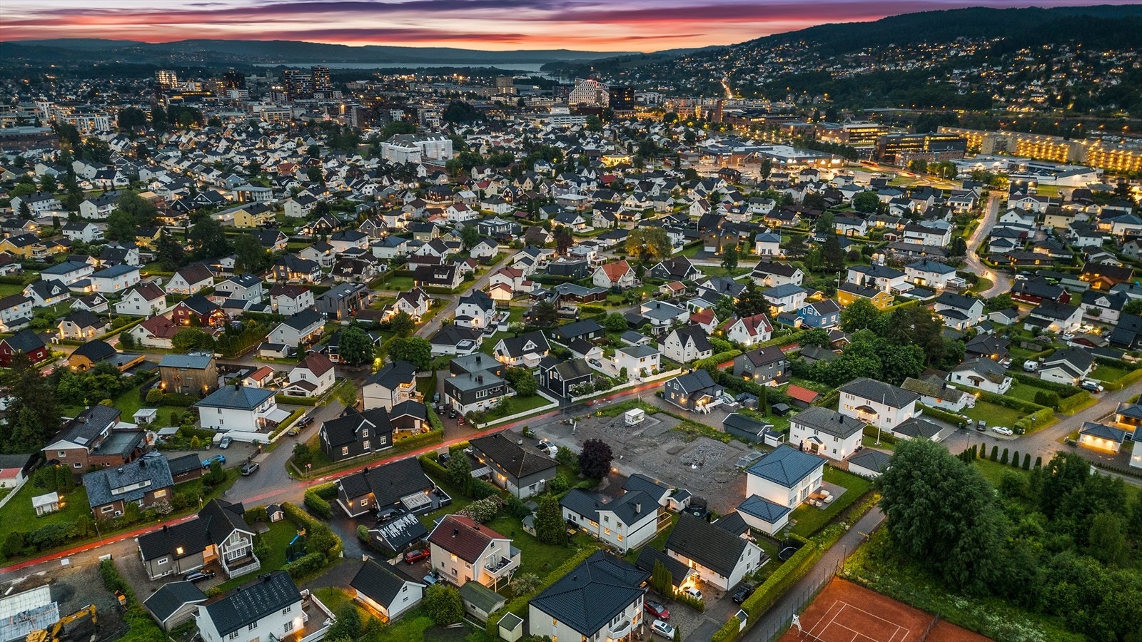 Herfra er det nærhet til alt av skoler, barnehager, kollektivtilbud og servicefasiliteter. Galleribilde