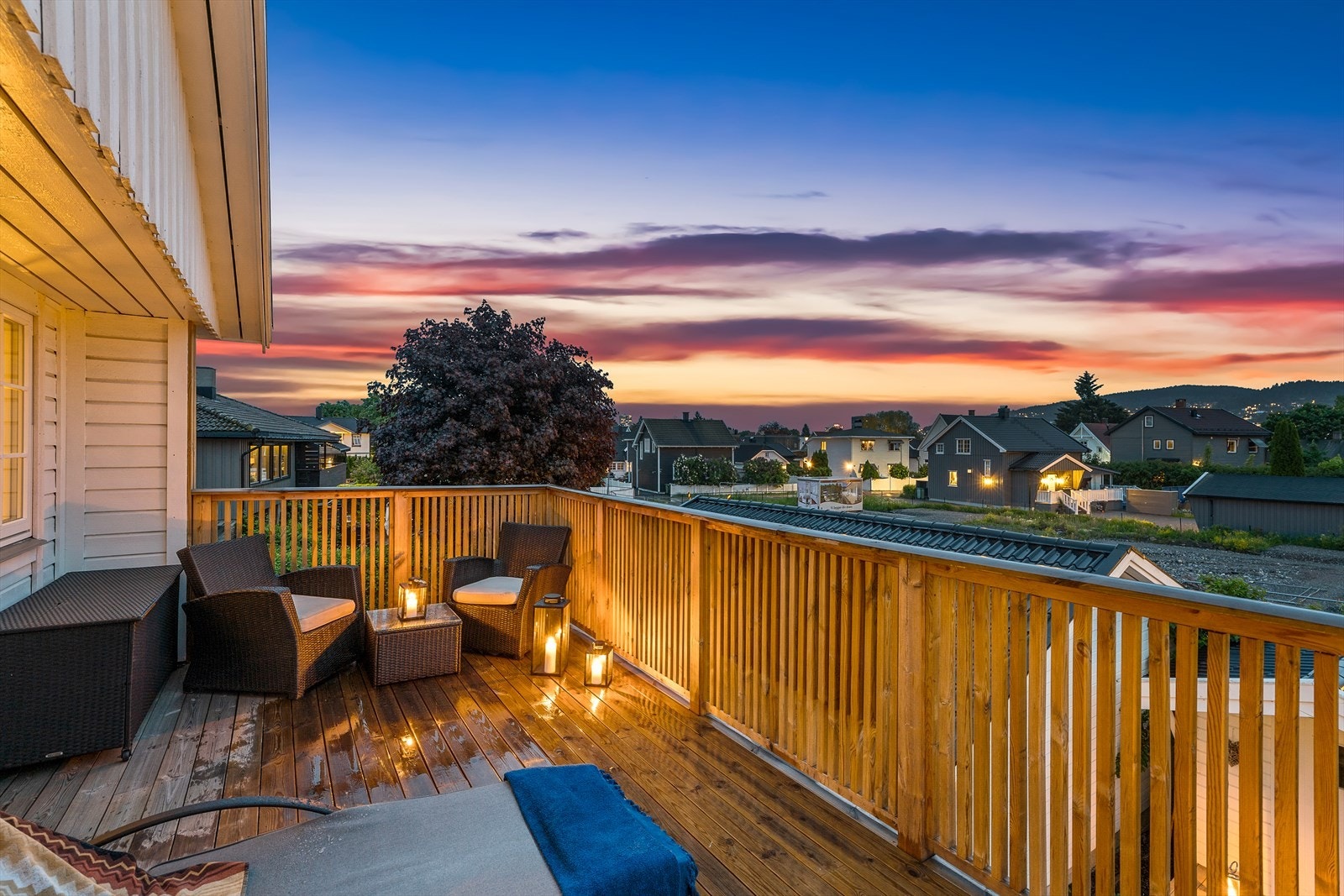 På balkongen kan man nyte dagens første kaffekopp eller senke skuldrene før leggetid. Galleribilde