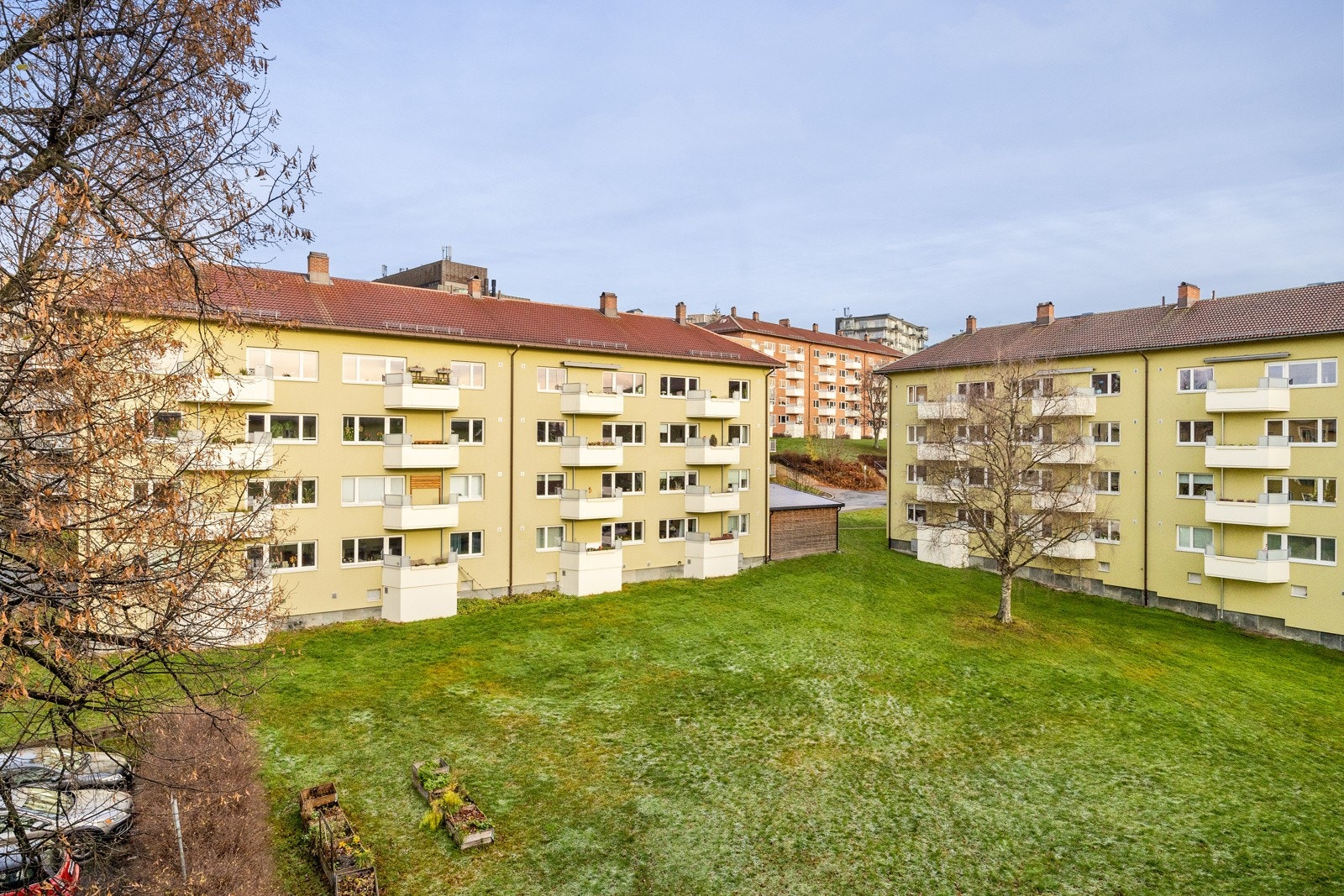 Hyggelig utsyn mot fellesarealene fra soverom 2. Galleribilde