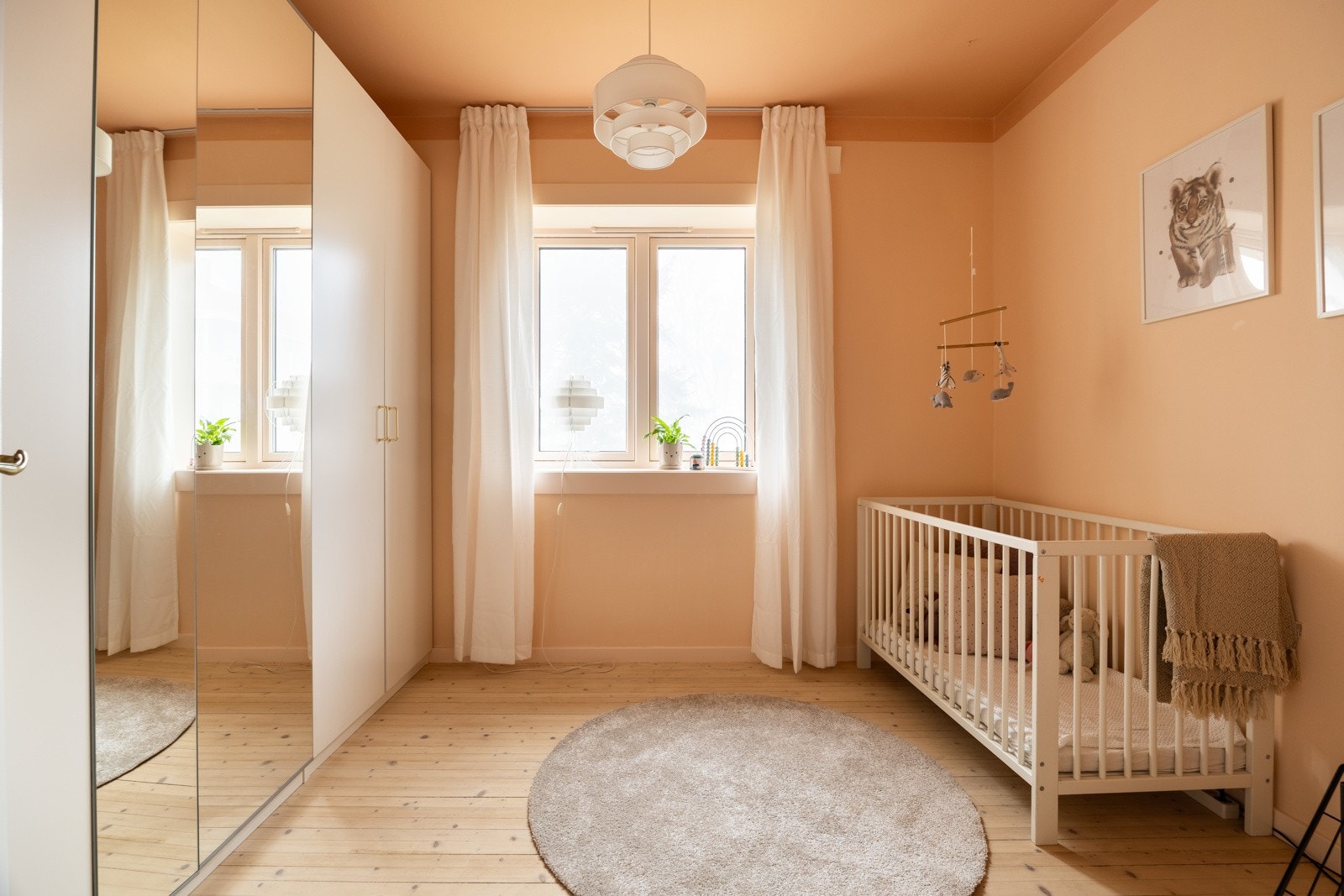 Stort garderobeskap - Perfekt som gjesterom, barnerom eller kontor Galleribilde