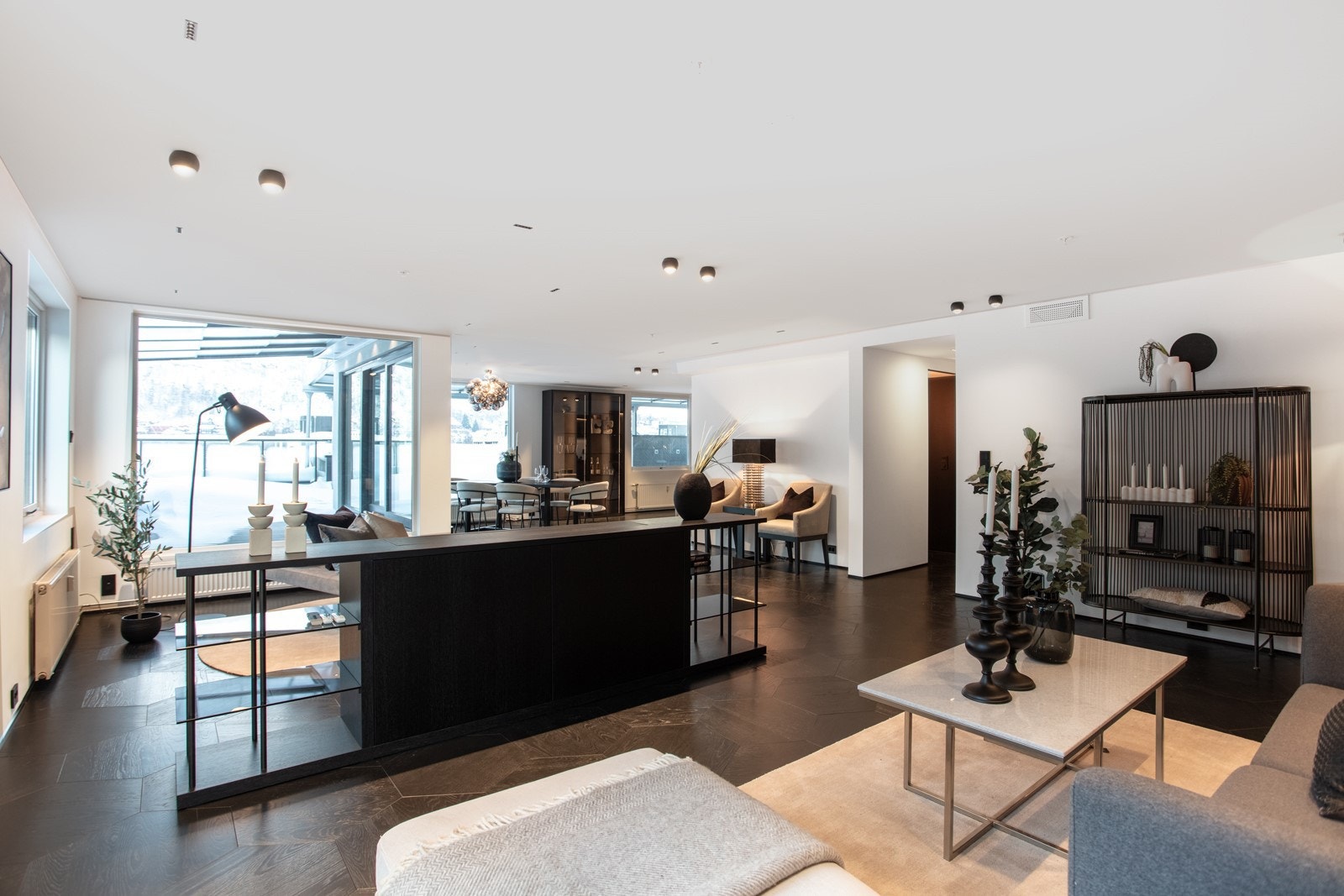 En unik selveierleilighet på 222m² med ekslusive detaljer, høy standard og nydelig utsikt Galleribilde