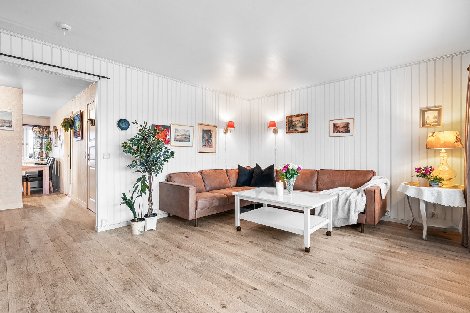 Leilighetens overflater har behov for modernisering. Galleribilde