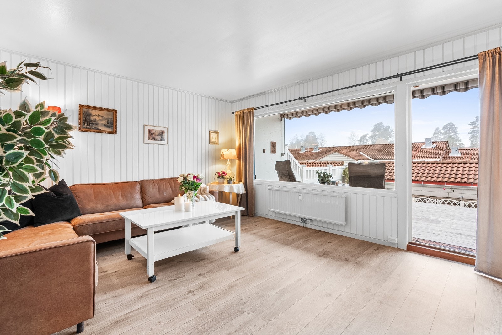 Bjørn Bondes vei 15 er en romslig 2-roms på 57 kvm med gjennomgående planløsning og stor, sydvestvendt terrasse. Galleribilde