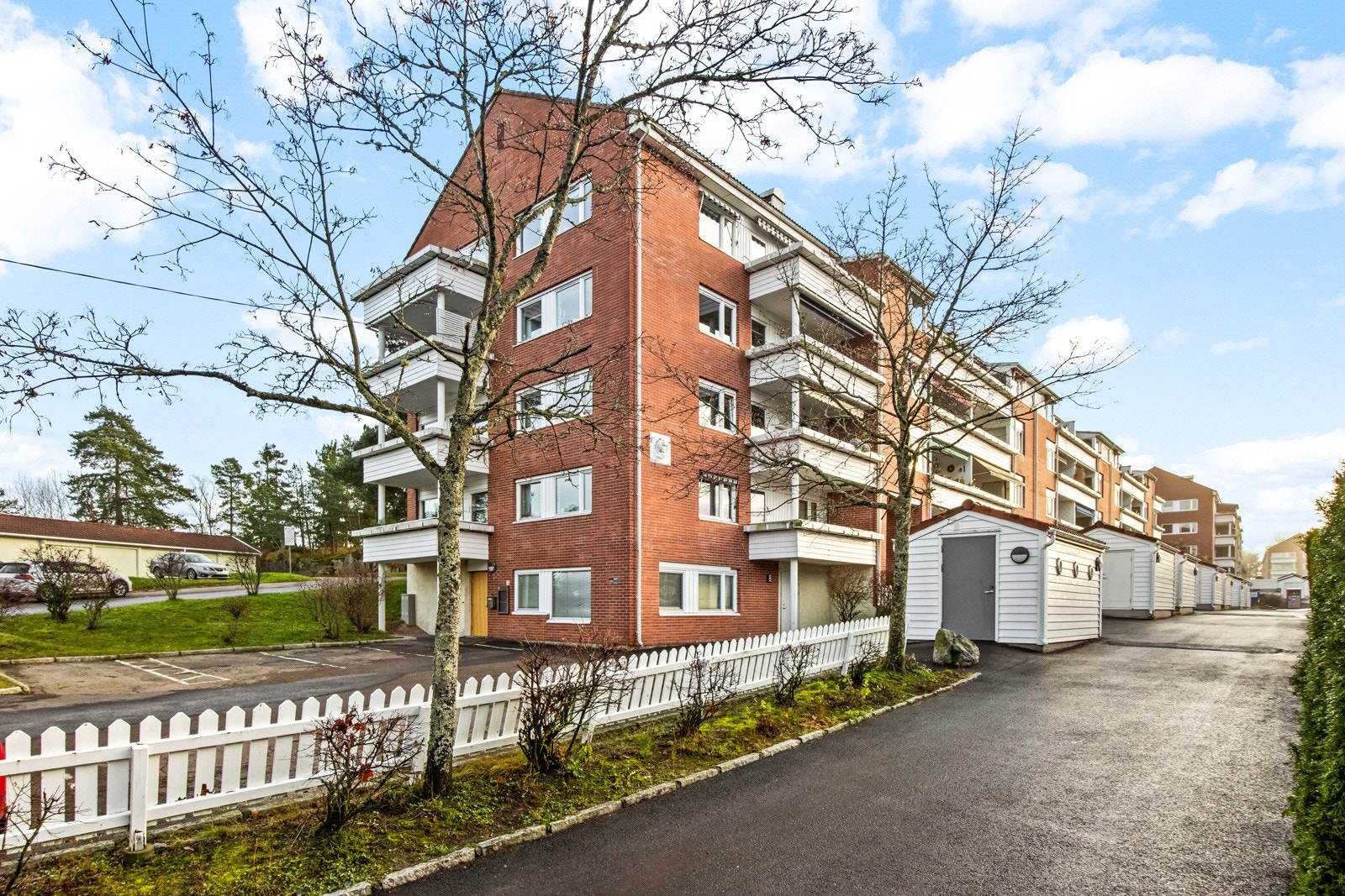 Hyggelig beliggenhet i et rolig område på Holmlia. Galleribilde