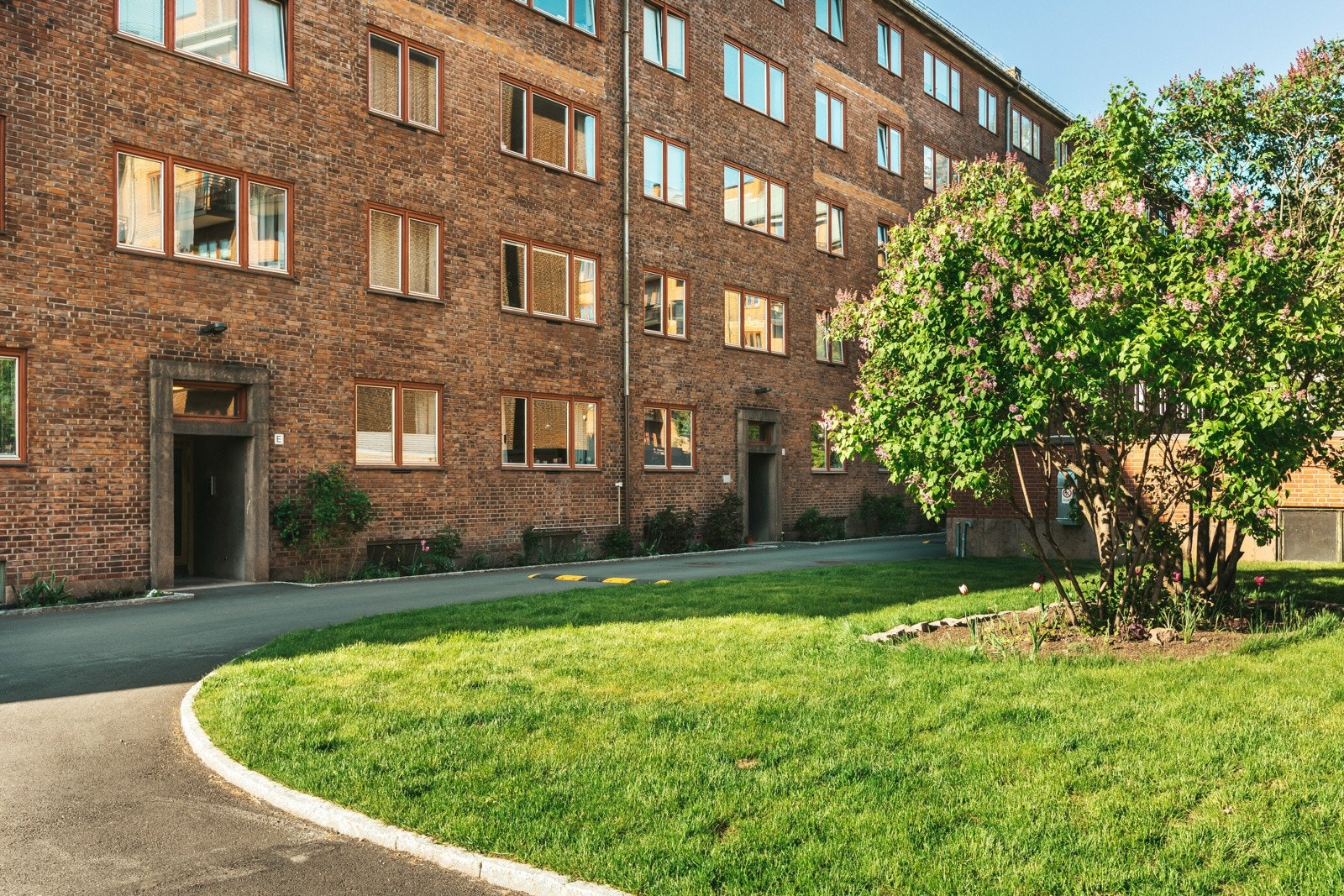 Borettslaget har en god vedlikeholdshistorikk for øvrig og består av hele 180 leiligheter. Galleribilde