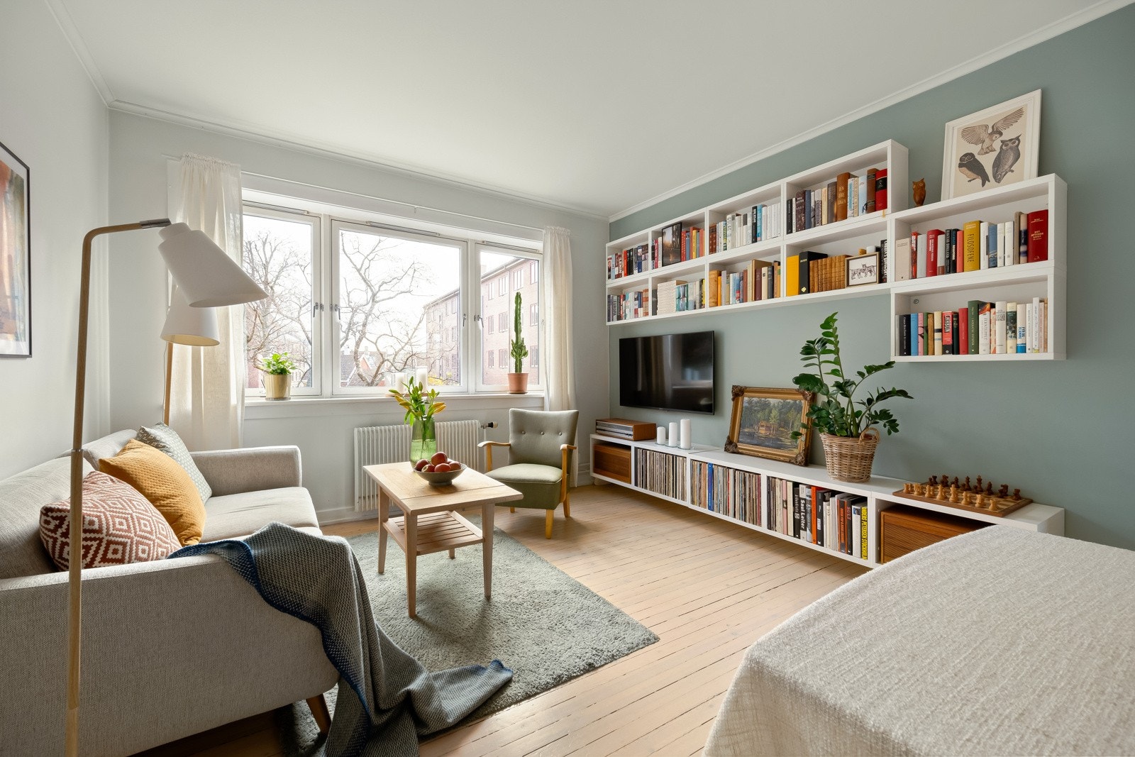 Velkommen til Bentsebrugata 18B og denne flotte 2(3)-roms leiligheten, en sjeldenhet som du virkelig ikke bør gå glipp av! Galleribilde