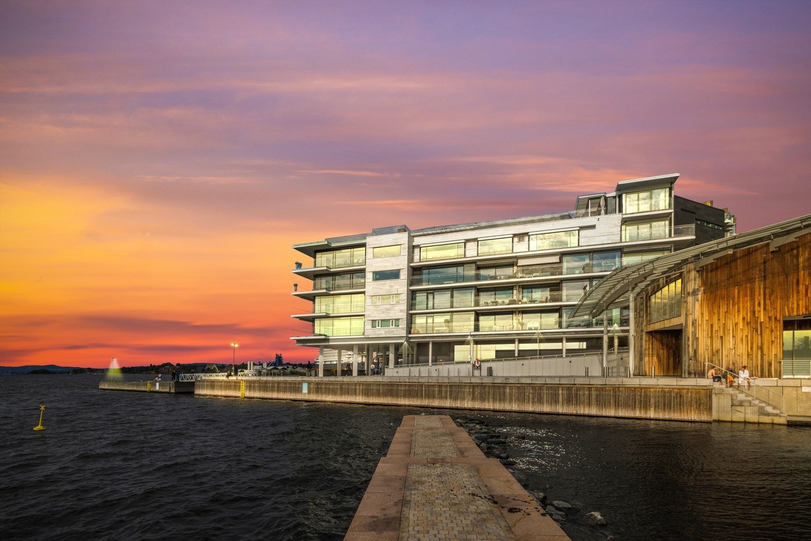 Kavringen Brygge 4 - ytterst på Tjuvholmen Galleribilde