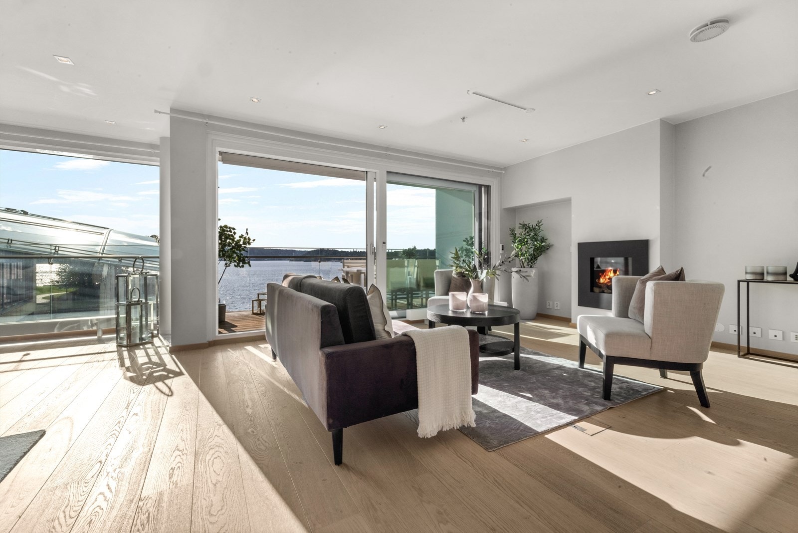 Det er gasspeis i stuen. Galleribilde