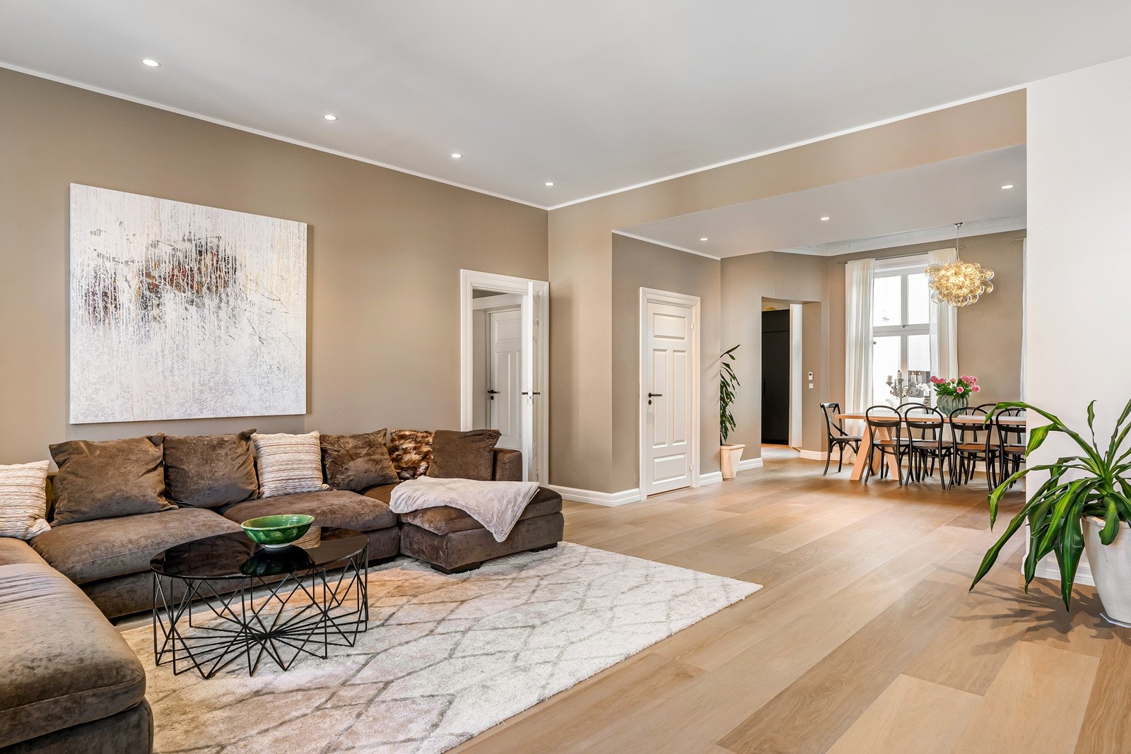 Klassisk selveierleilighet på 110 m² som er omfattende renovert og oppusset i 2019/2021 Galleribilde