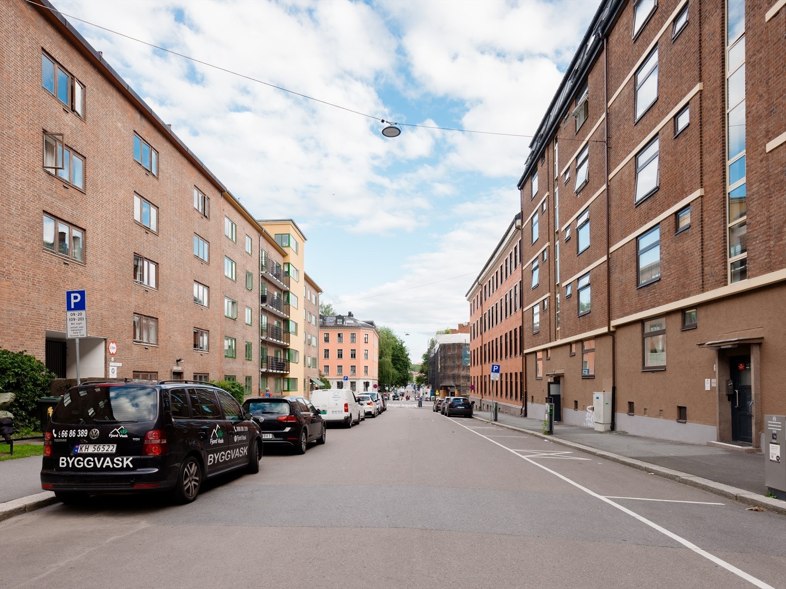 Rodeløkka er et vakkert boligområde. Idyllisk og med masse sjarm. Det er ikke nok å bare se området - det må oppleves. Galleribilde