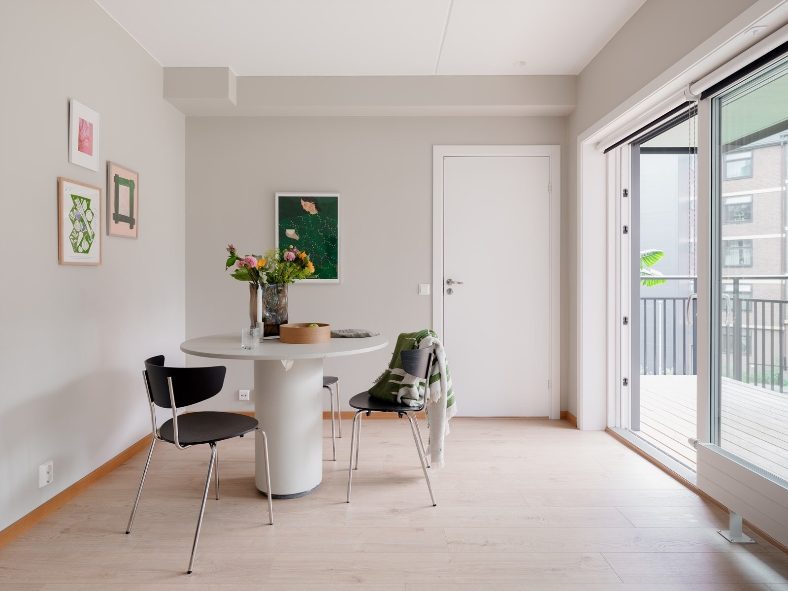 Det lyse palettet gjør det enkelt å innrede etter egen stil og behov. Galleribilde