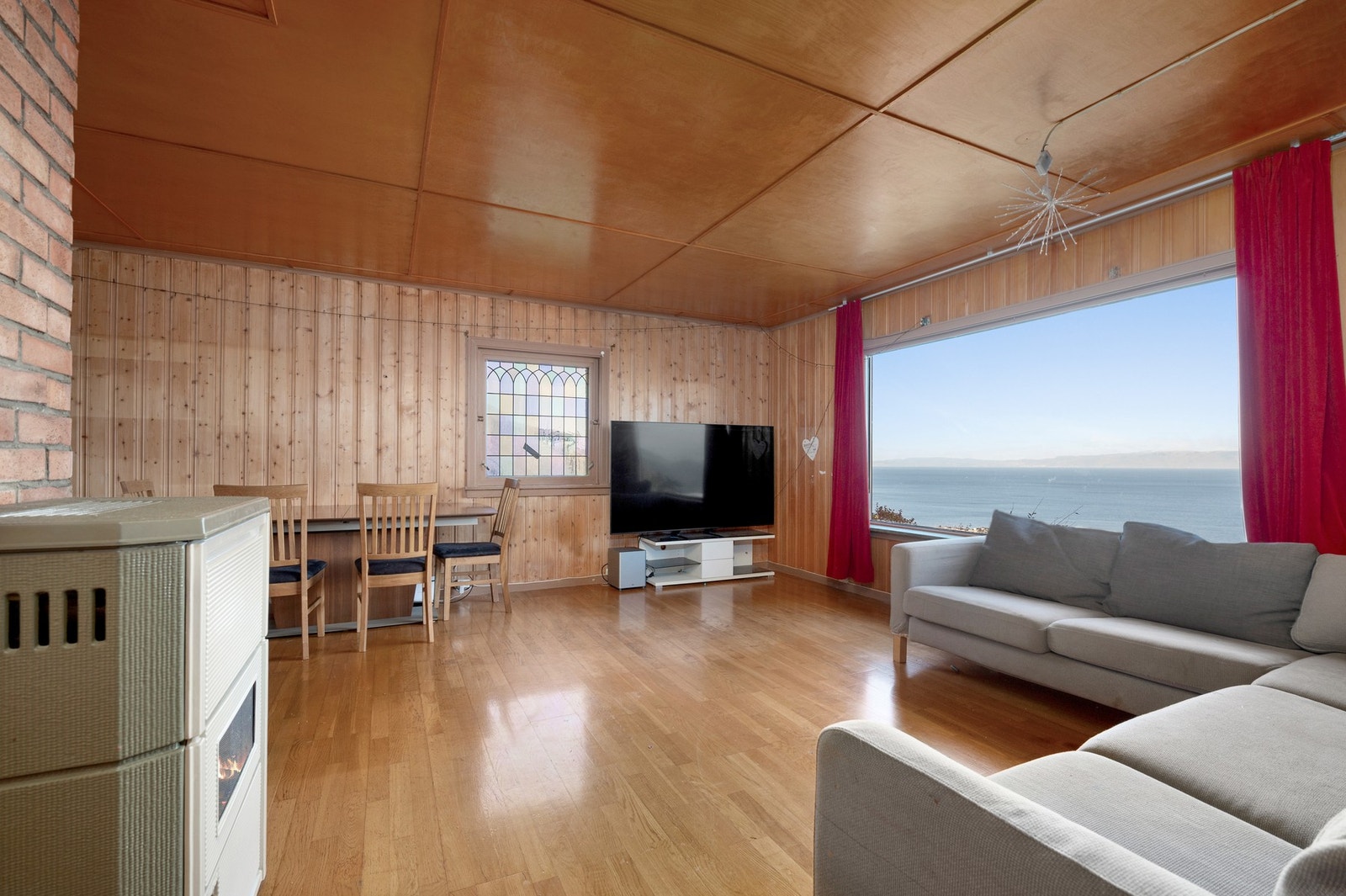 Stor og lys stue på 28 kvm. Galleribilde