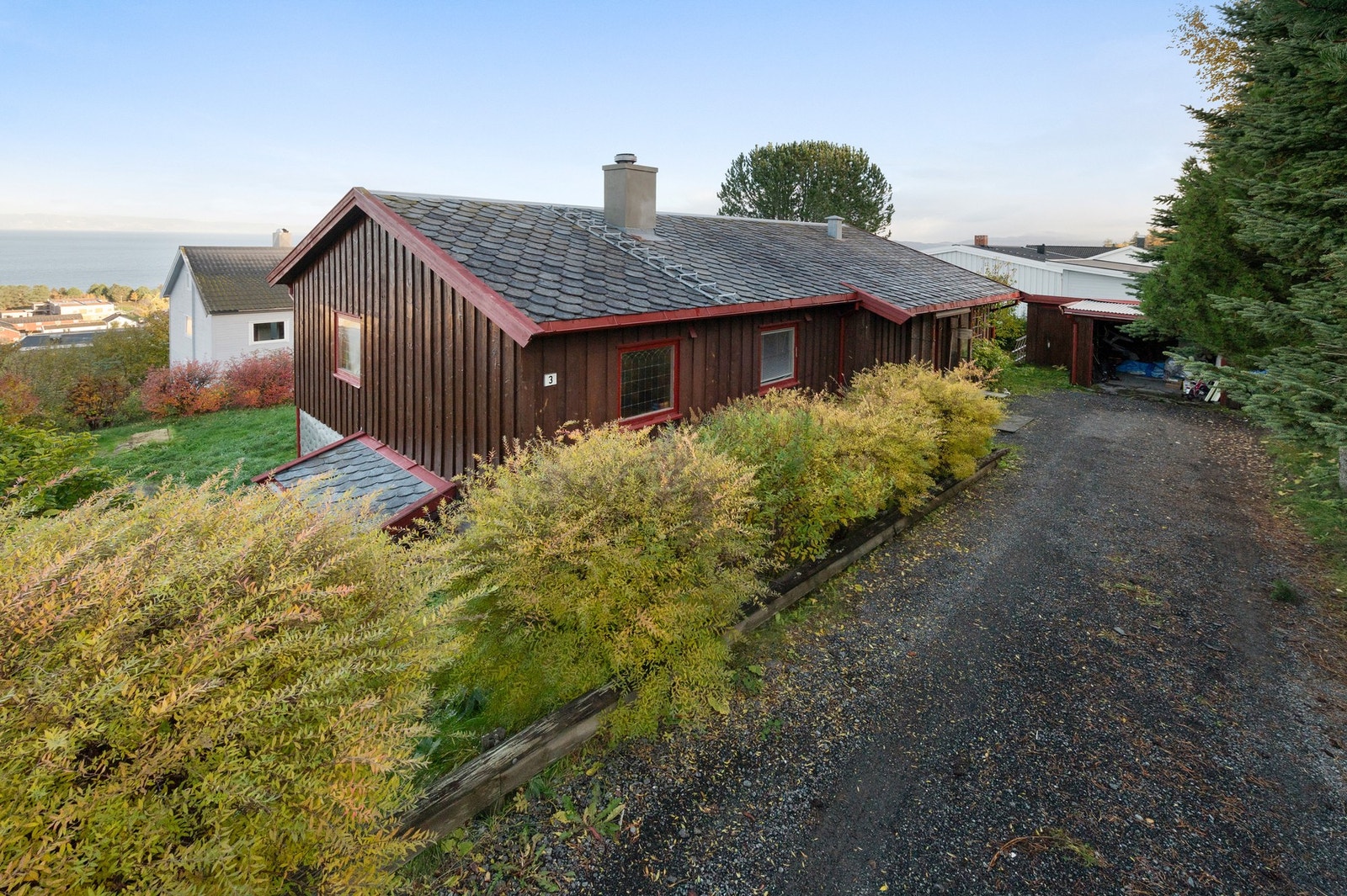 Boligen har behov for omfattende oppussing. Galleribilde