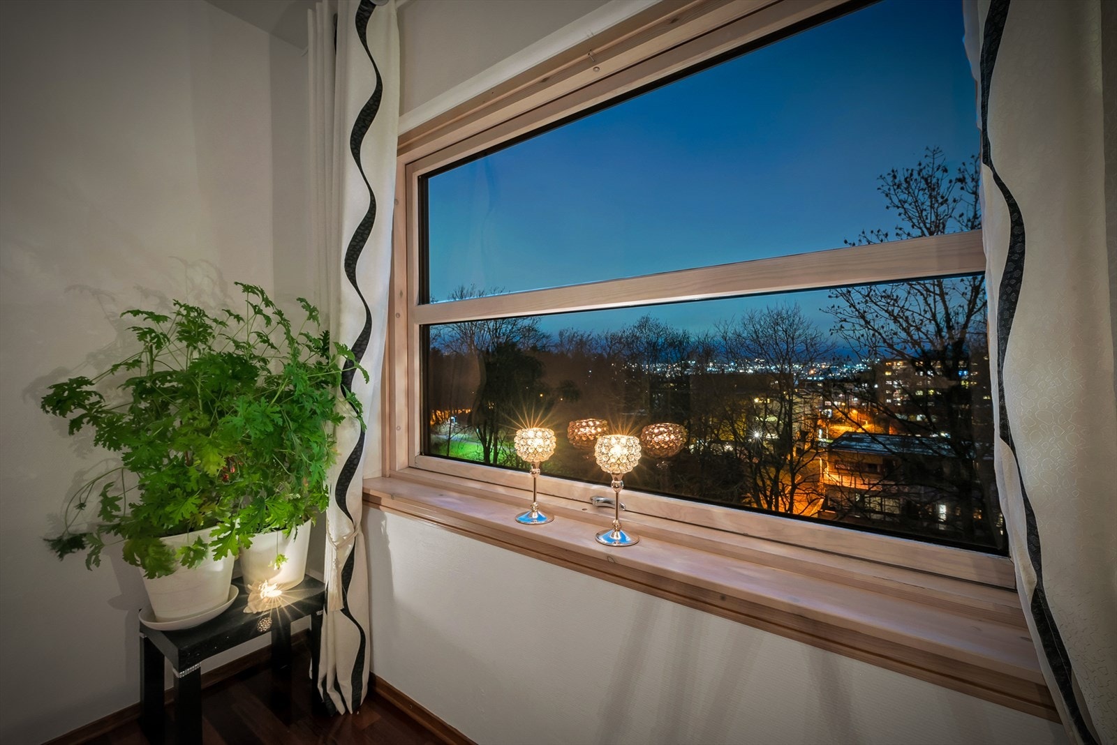 Velkommen til en flott endeleilighet i 4. etasje. Galleribilde