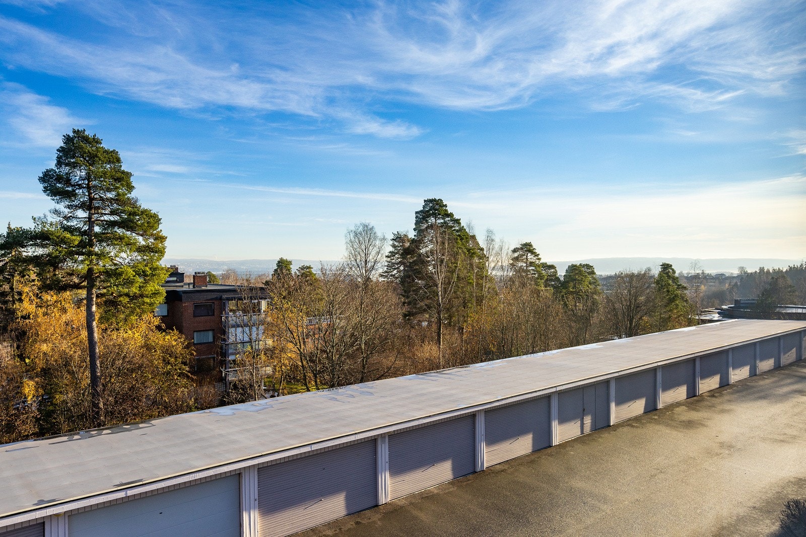 Garasjeplass som medfølger rett utenfor døra! Galleribilde
