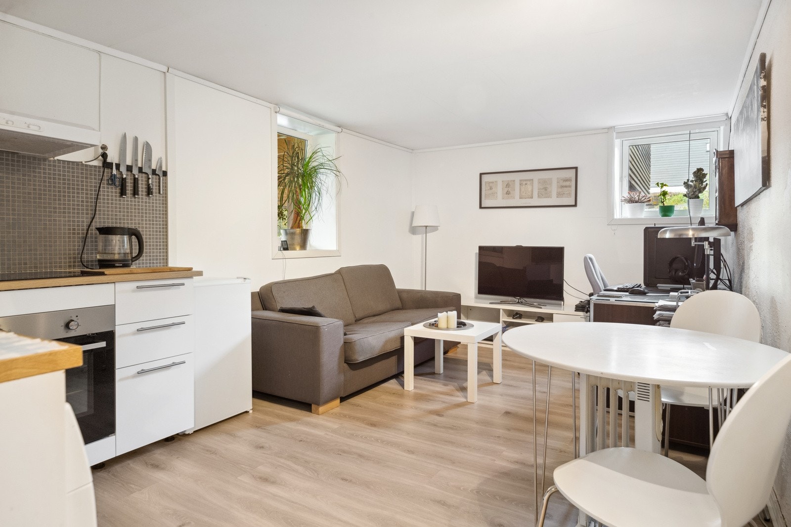 Nede i kjelleren er det mulighet for utleie - Perfekt for ekstra inntekt! Galleribilde