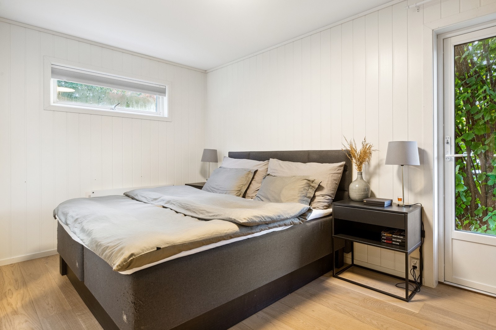 Boligen har totalt 3 soverom av god størrelse, samt ett rom innredet som soverom. Galleribilde