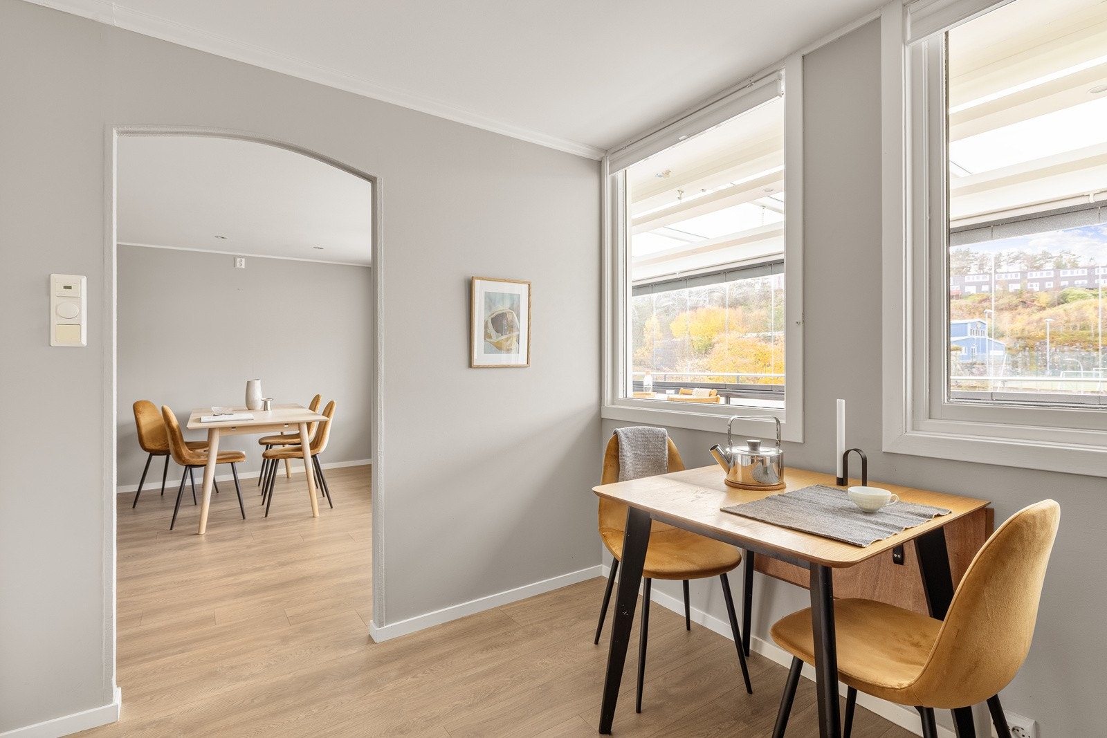 Det er mulig å møblere med spisegruppe i stuen, på balkongen og på kjøkkenet. Galleribilde