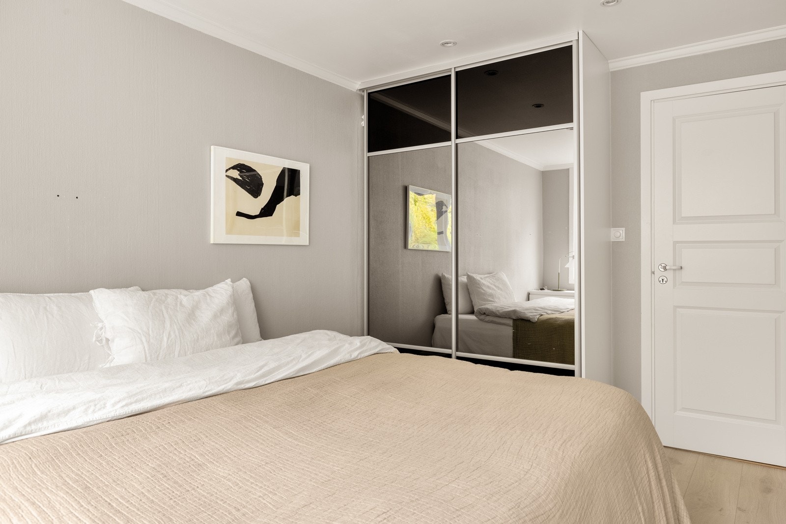 Mulig å innrede med dobbeltseng, garderobeskap og annet ønskelig møblement. Galleribilde