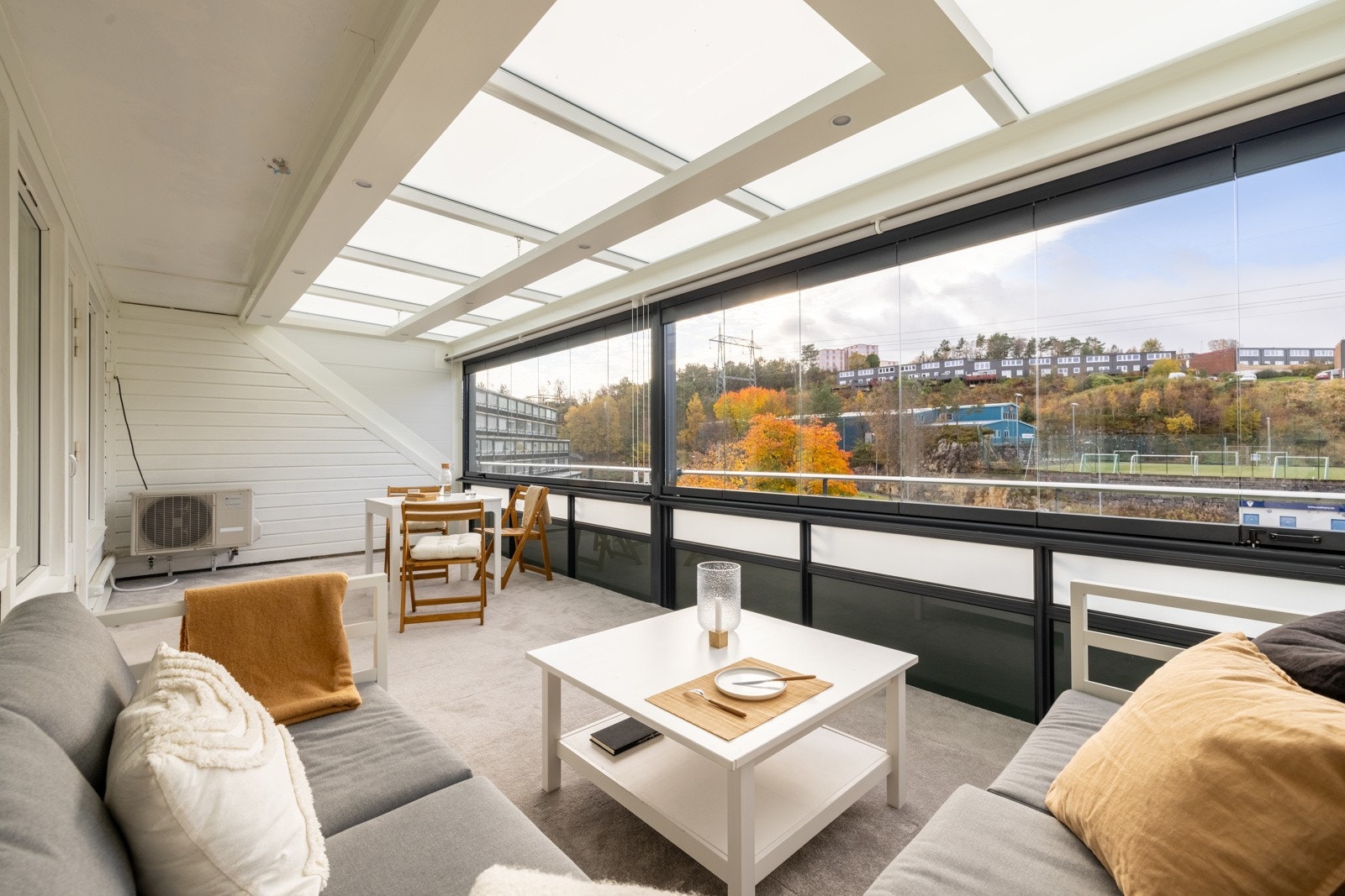 Lyngfaret 72B presenteres av EIE eiendomsmegling ved Ina Sande Sætre. Galleribilde