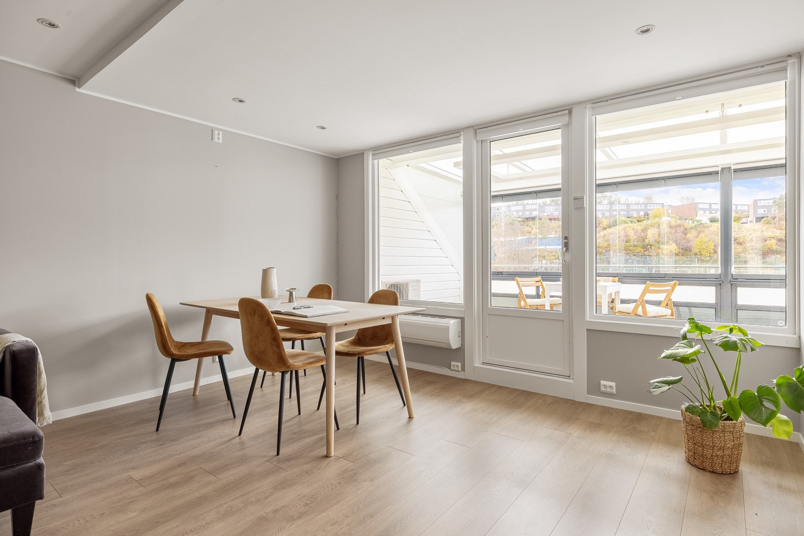 Denne måles til hele 22 kvm og blir en naturlig forlengelse av stuen. Galleribilde