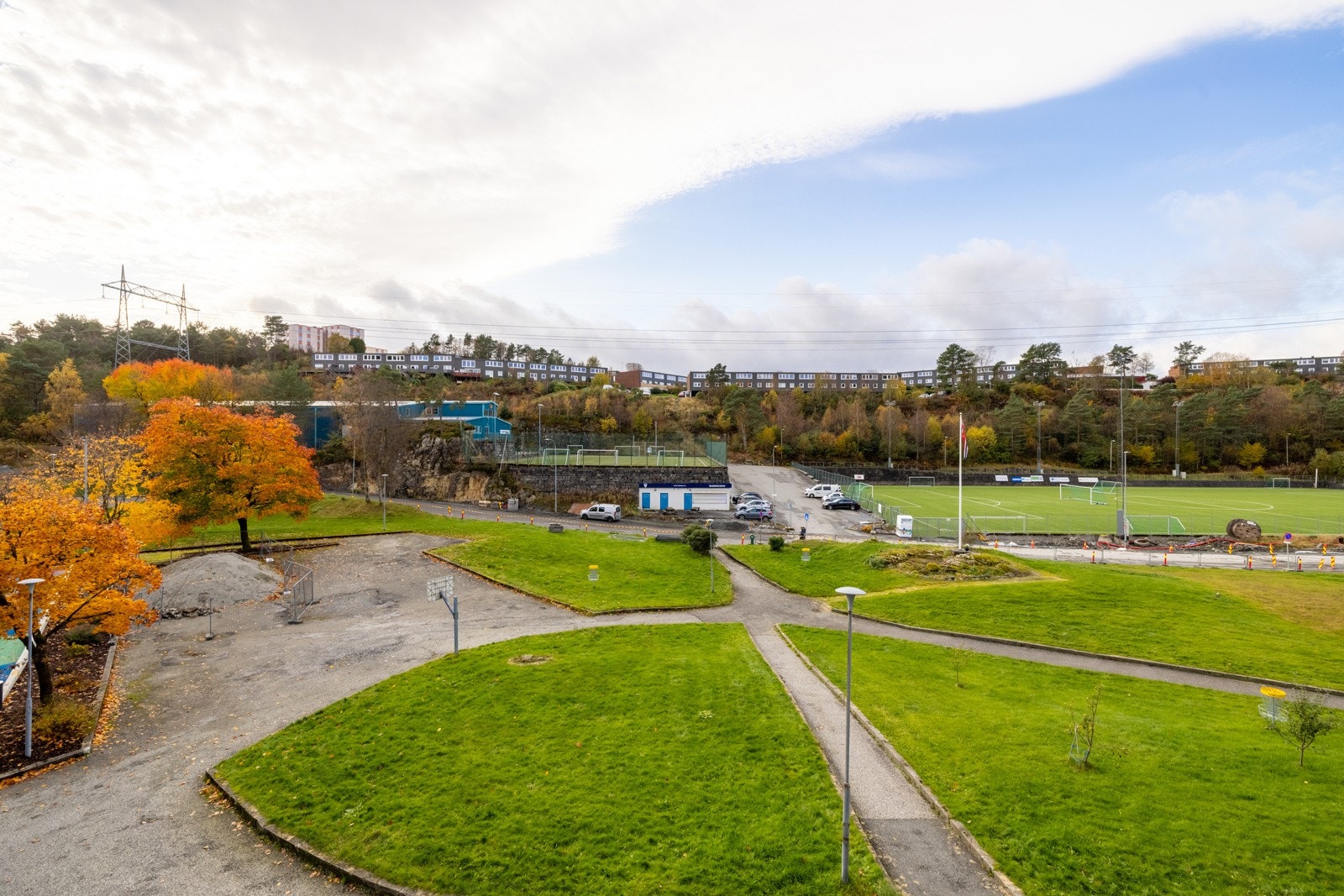 Borettslaget har store grøntområder og flere lekeplasser. Galleribilde
