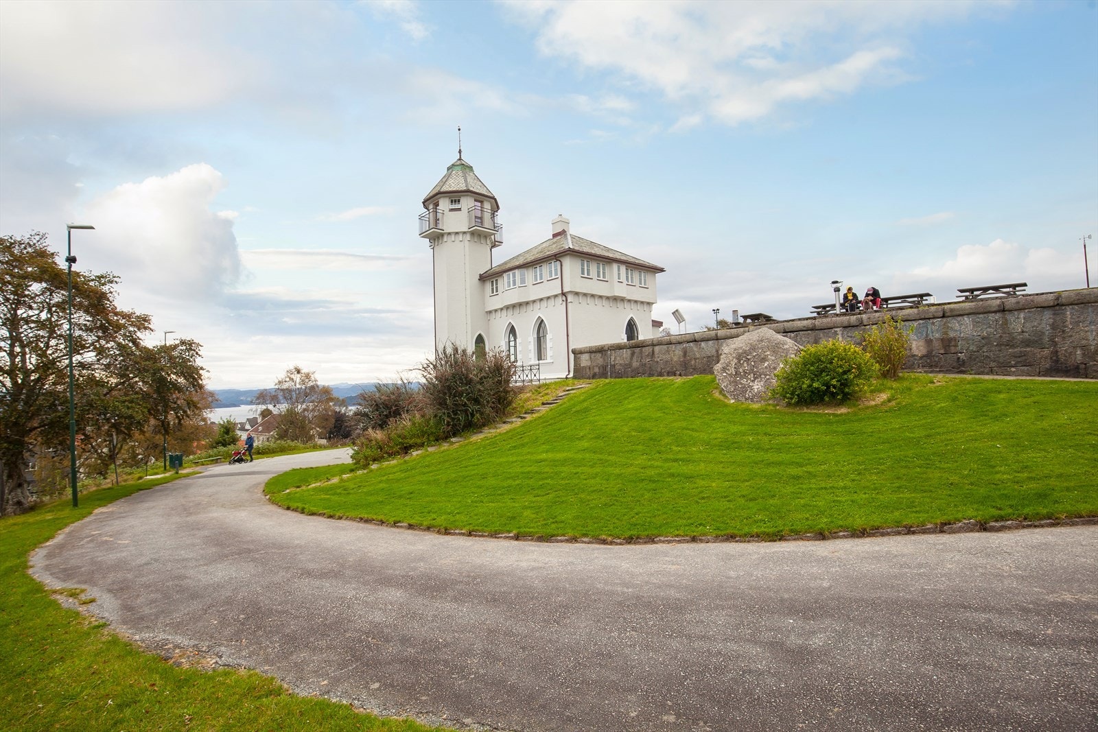 Vålandstårnet som er bydelens høyeste punkt. Flotte turmuligheter i området Galleribilde